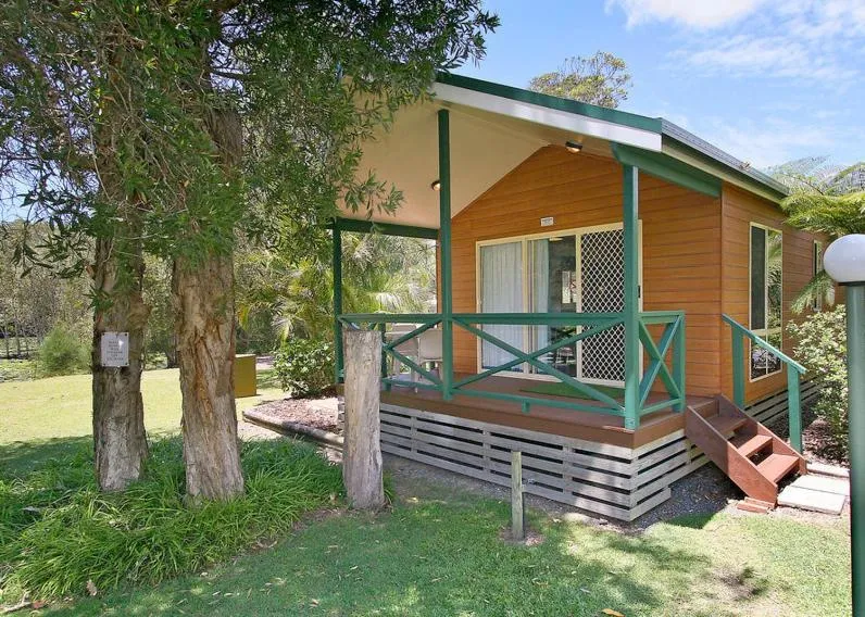 Property building in Lorikeet Holiday Park
