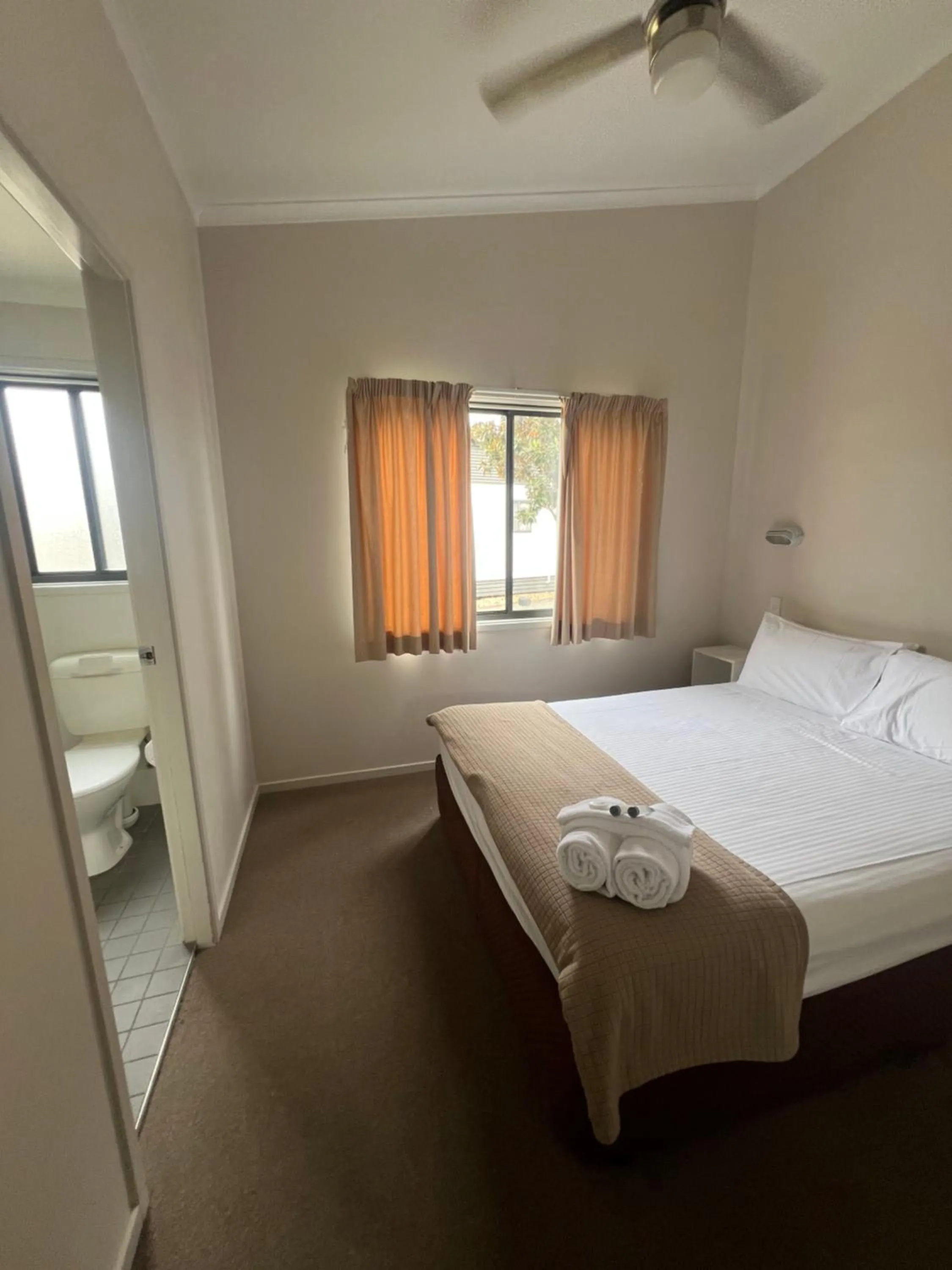Bedroom, Bed in Lorikeet Holiday Park