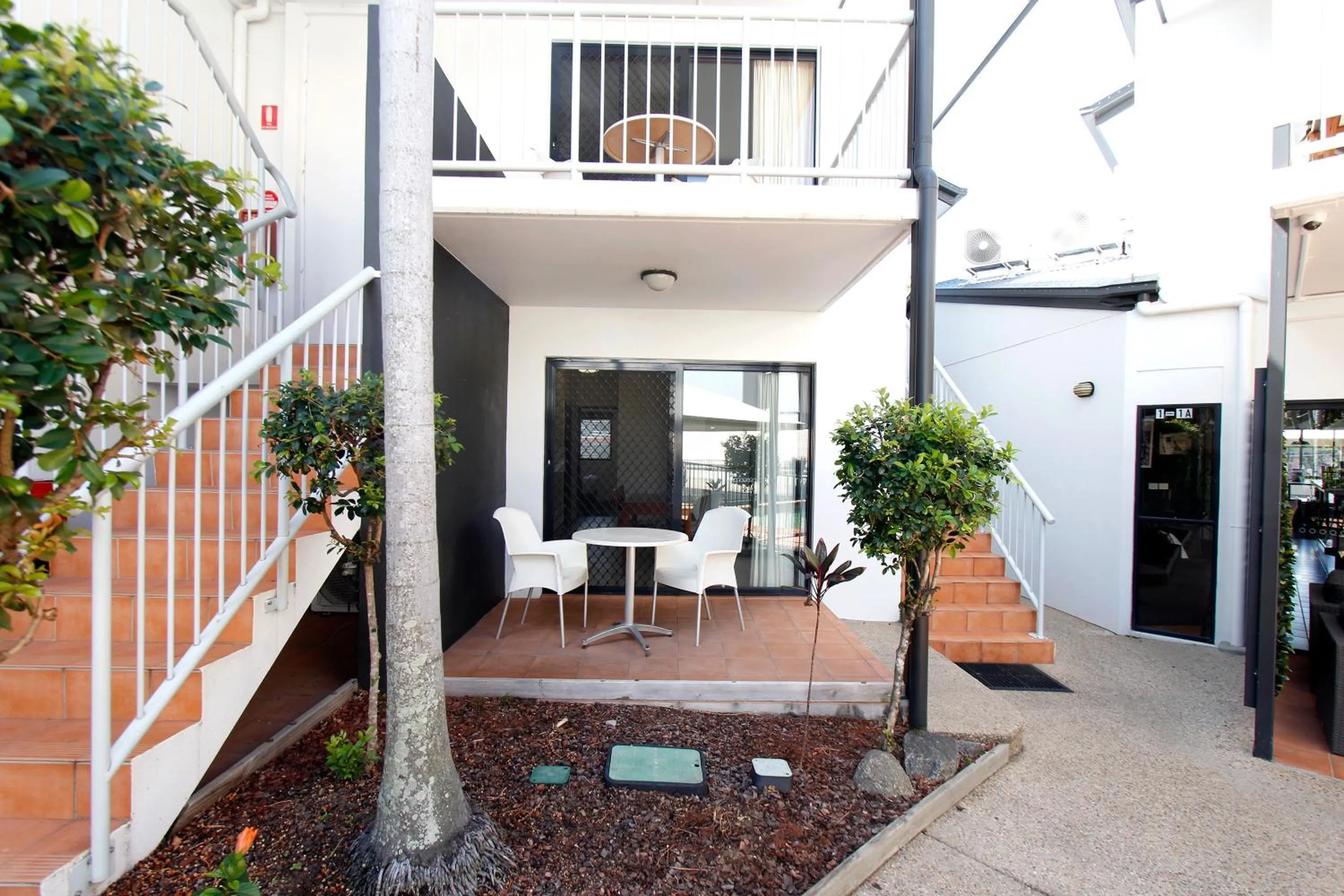 Patio in Coffee House Apartment Motel