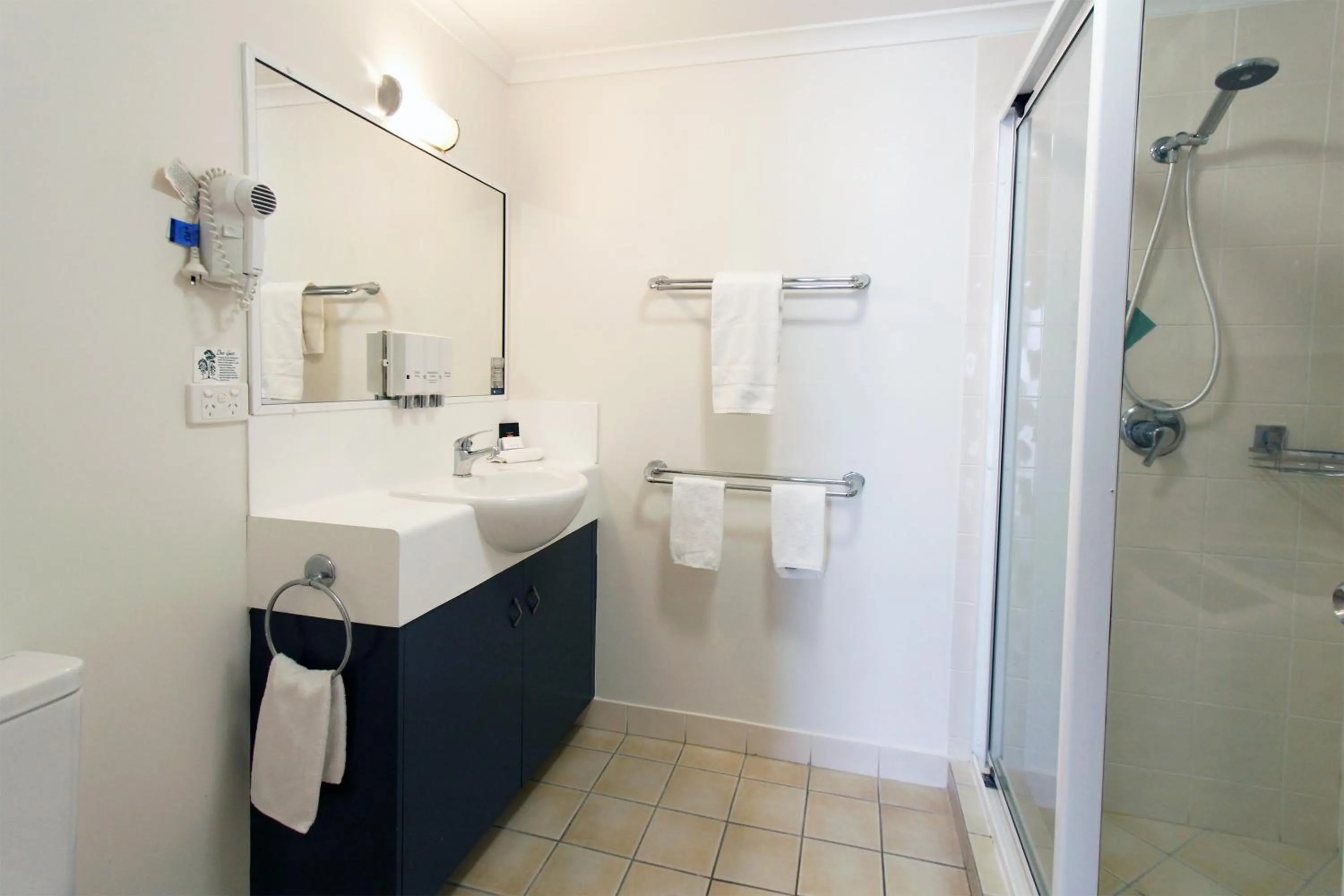 Bathroom in Coffee House Apartment Motel