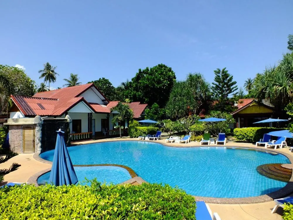 Swimming pool in Blue Andaman Lanta Resort