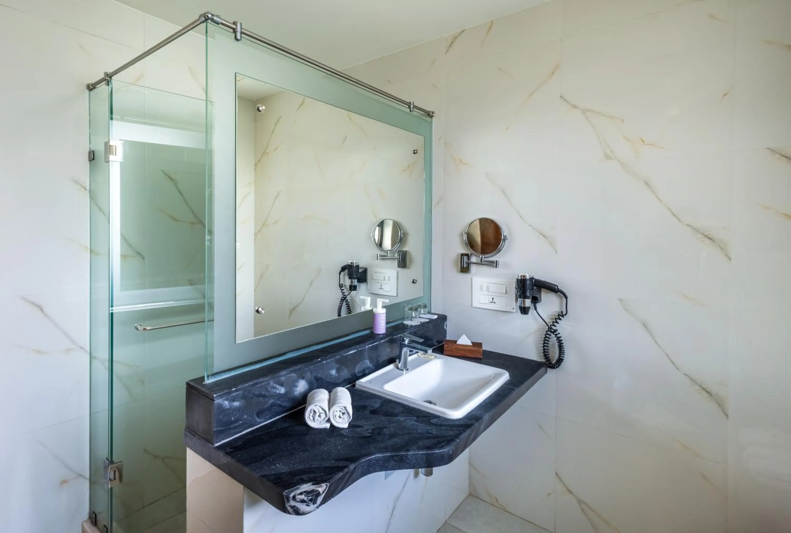 Shower in Beleza By The Beach