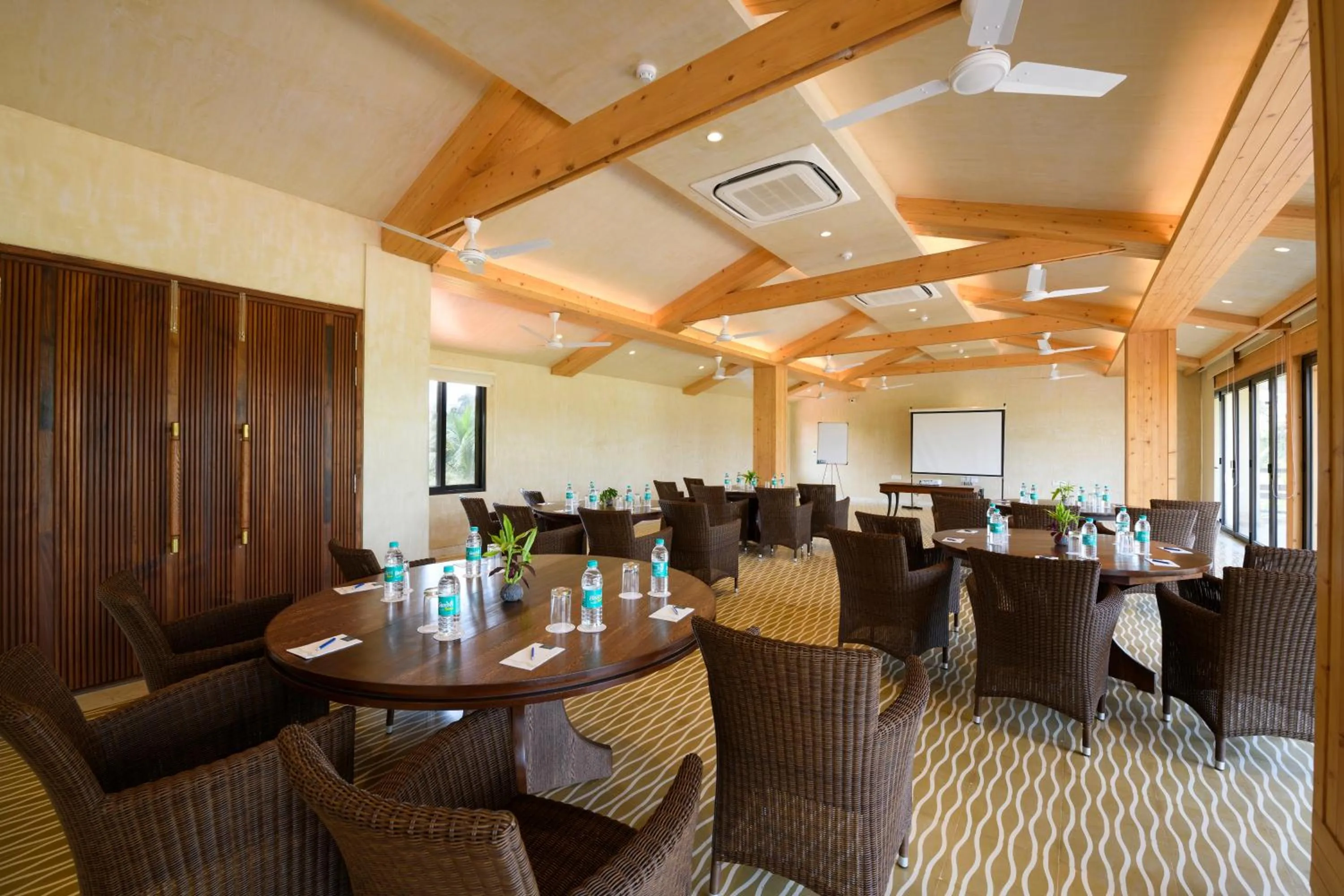 Business facilities in Beleza By The Beach