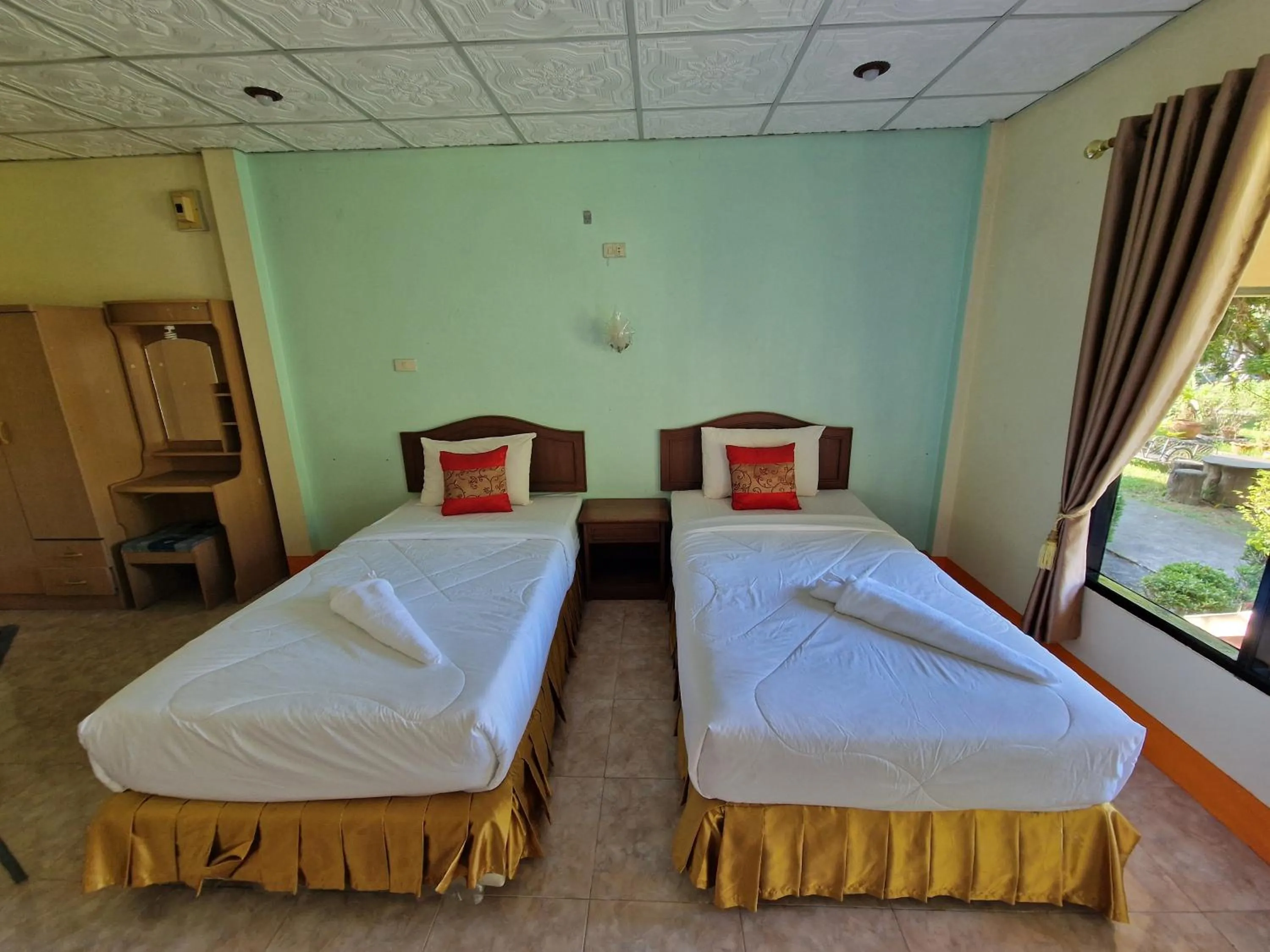 Bedroom, Bed in Rim Khao Resort