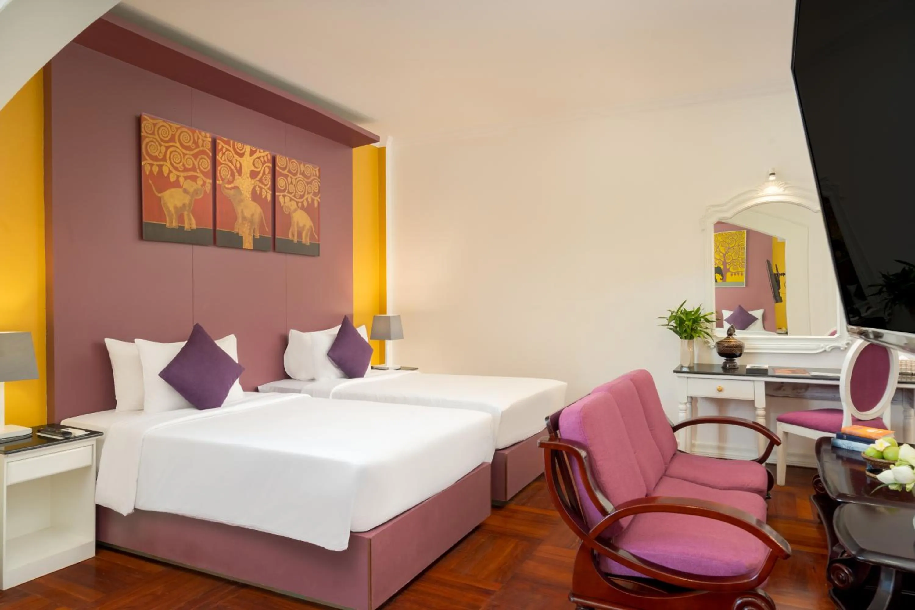 Photo of the whole room, Bed in Memoire Siem Reap Hotel