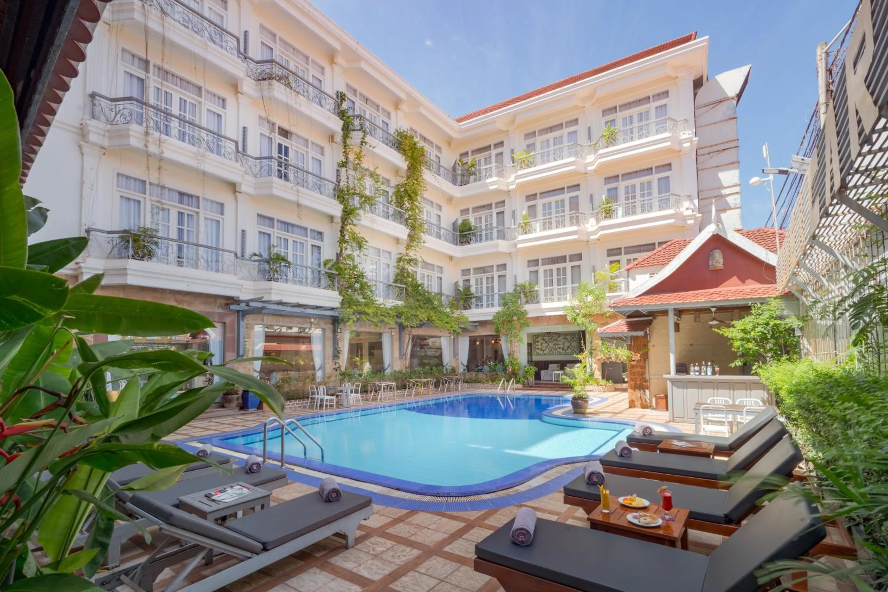 Swimming pool in Memoire Siem Reap Hotel