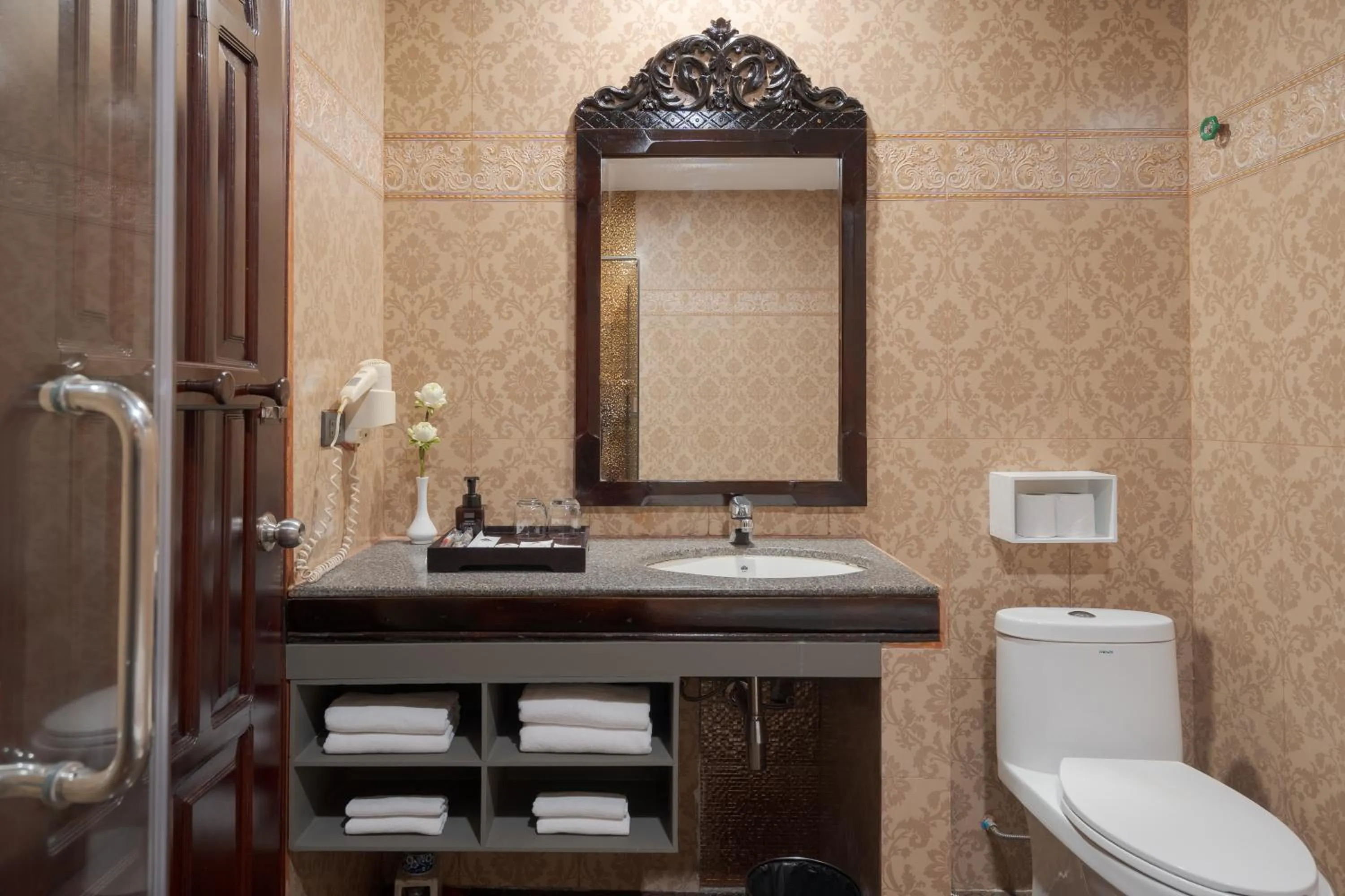 Bathroom in Memoire Siem Reap Hotel