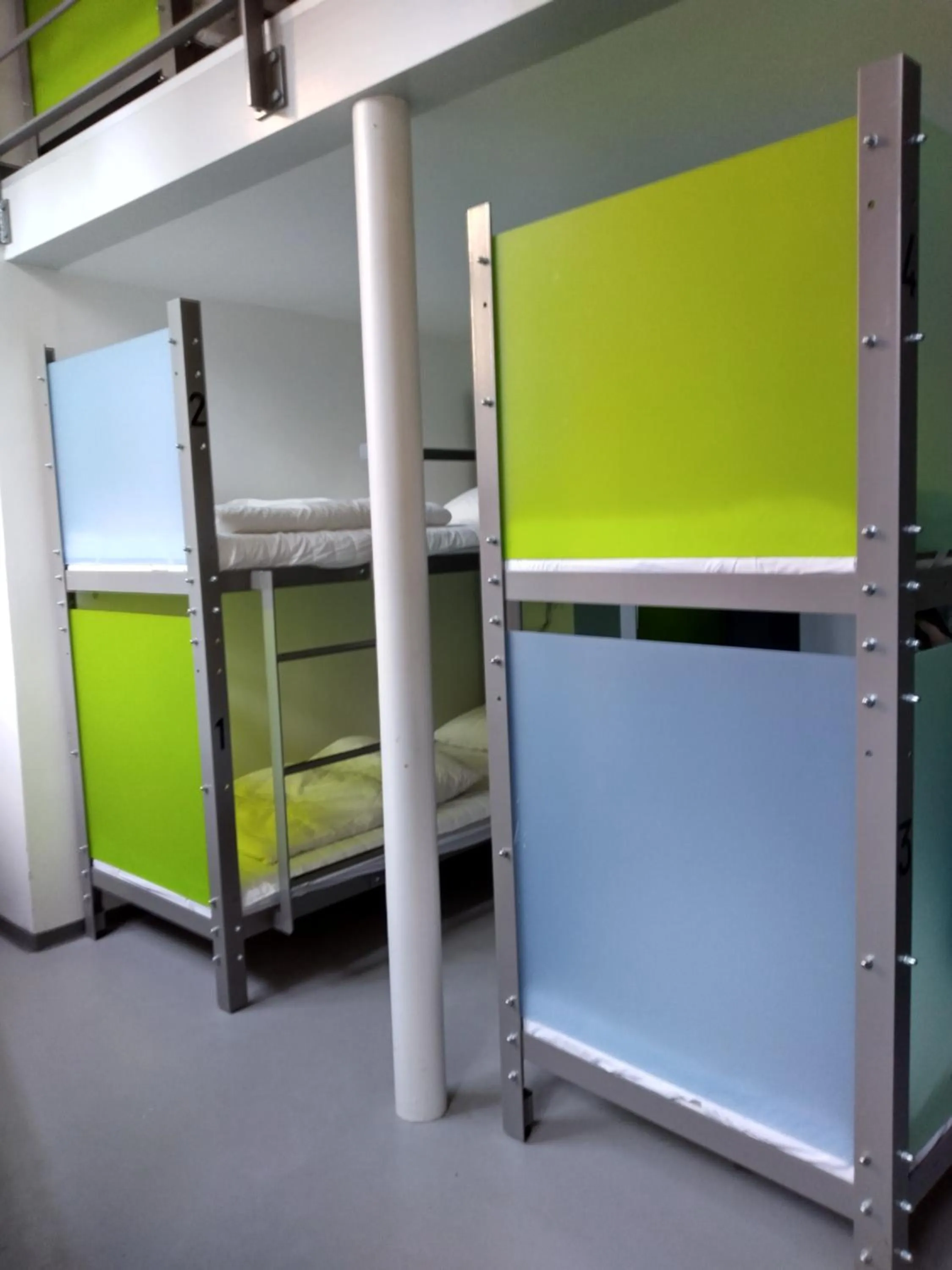 bunk bed, Bed in Sleep in Heaven