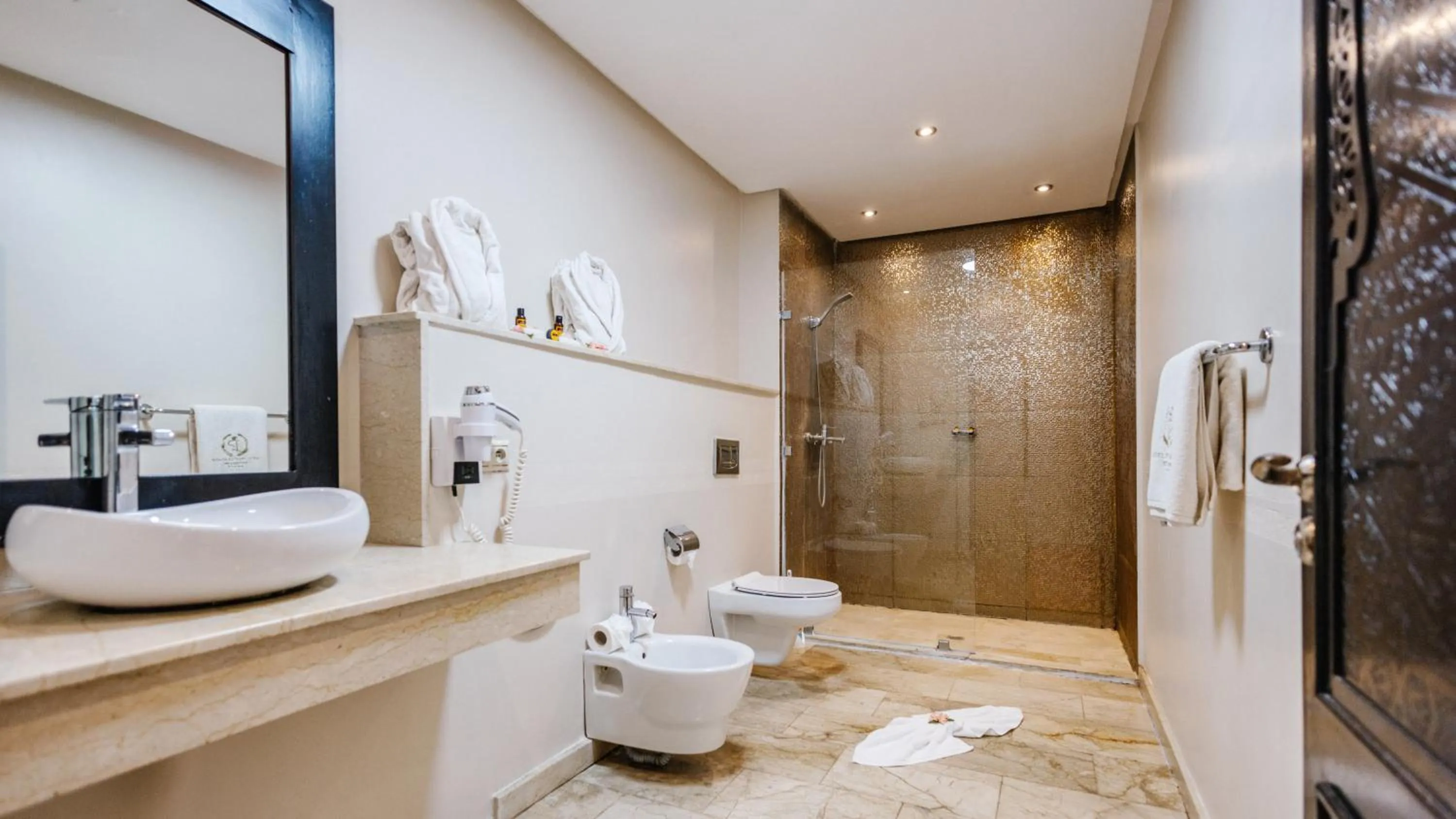 Shower in Hotel Prestige Agadir