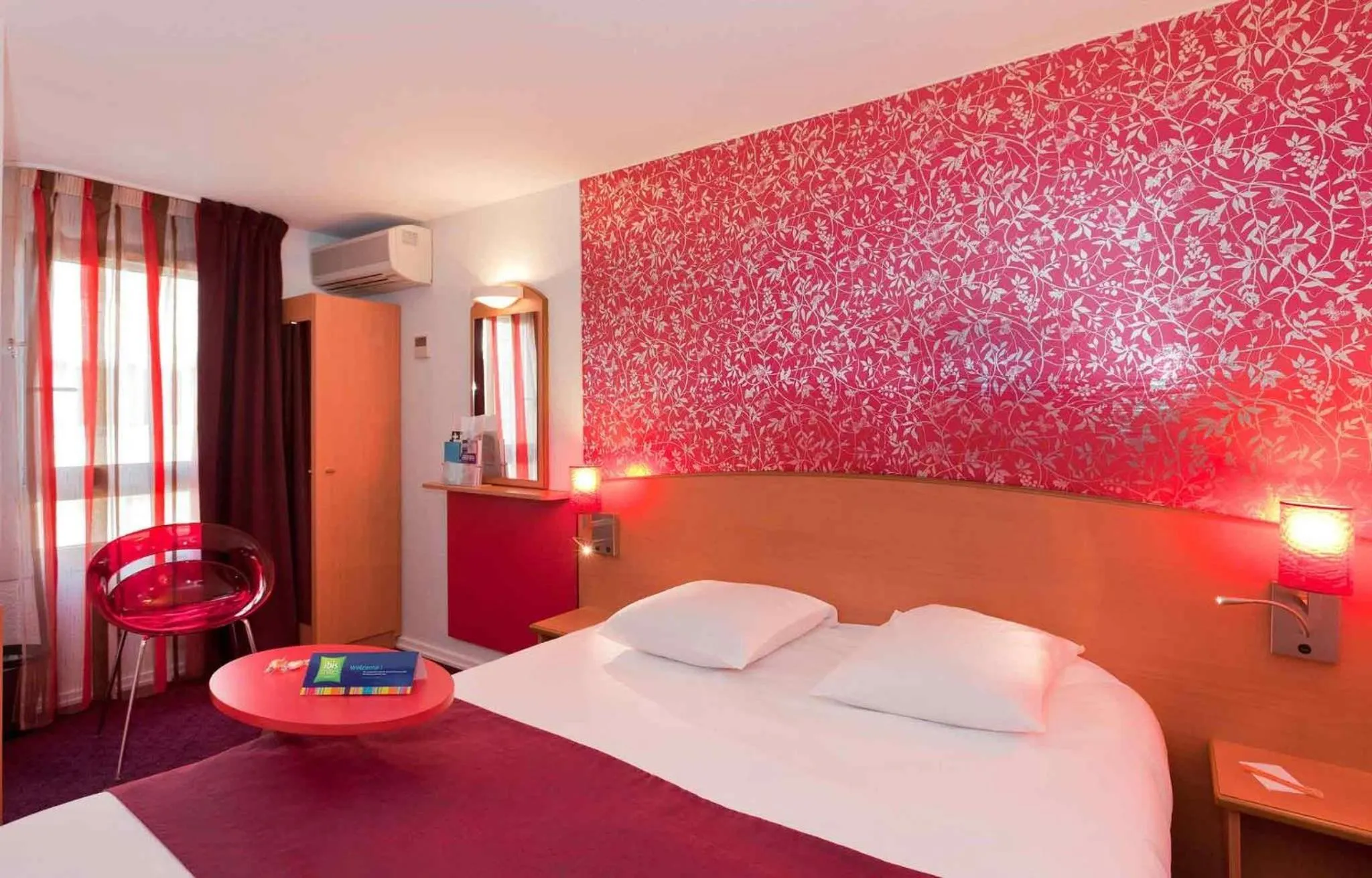 Bedroom, Bed in ibis Styles Bourg-en-Bresse Centre