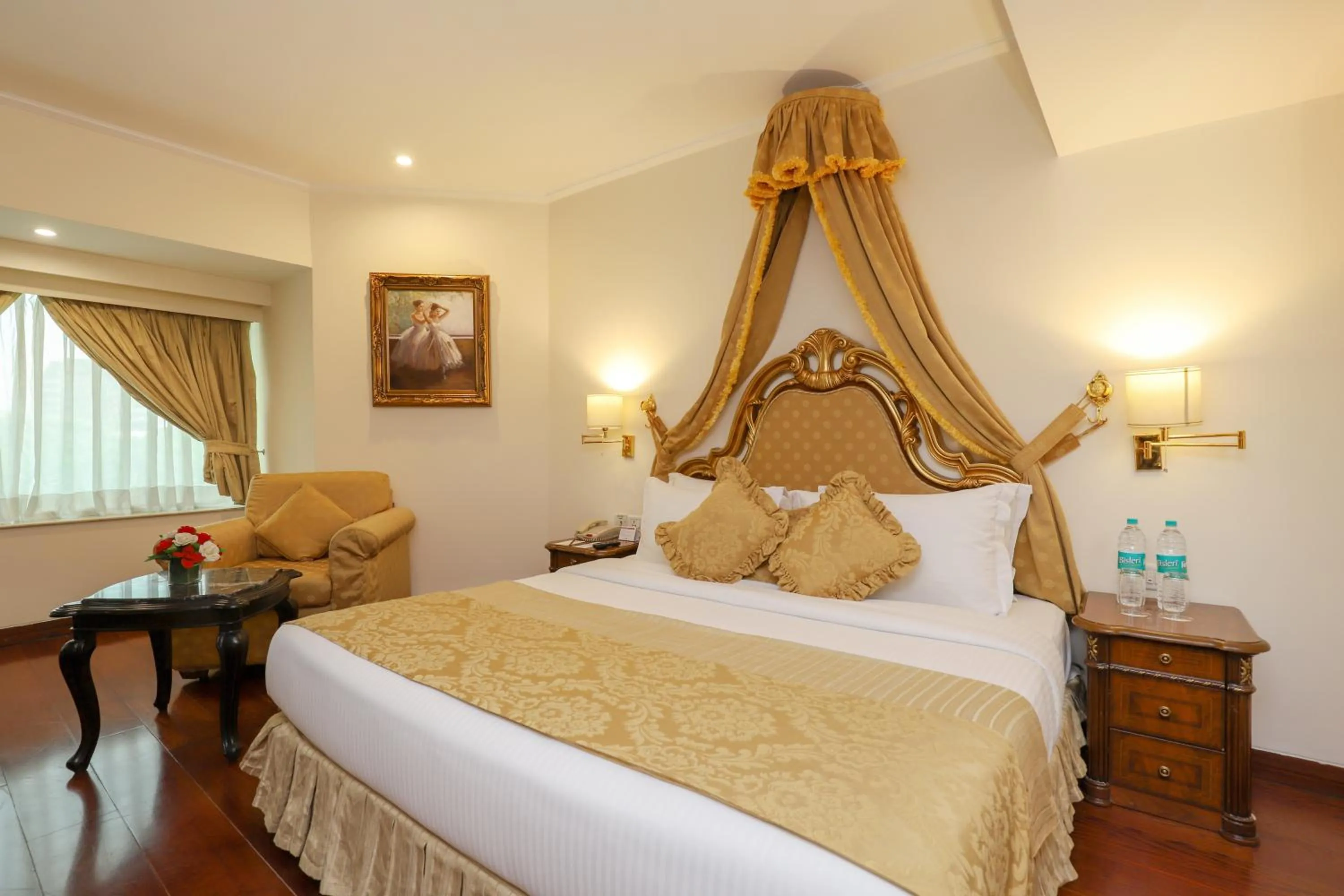 Bed in Hotel The Royal Plaza