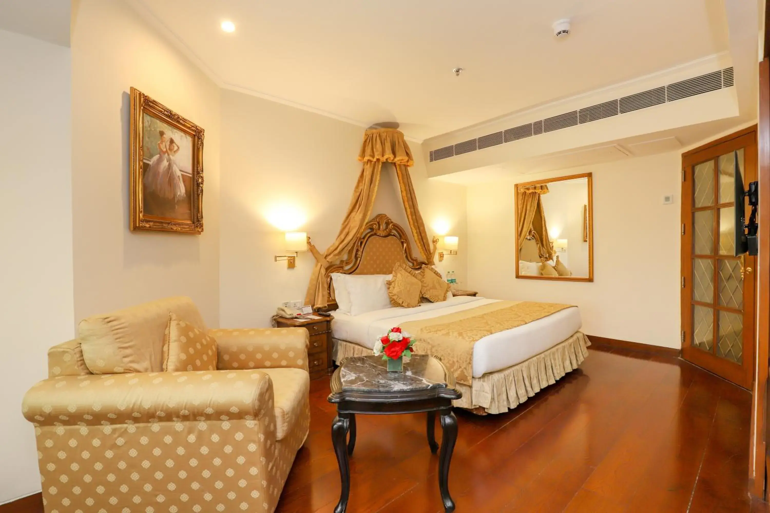 Maharajah One Bedroom Suite - single occupancy - 15% Discount on Food & Soft Beverages in Hotel The Royal Plaza Maharajah One Bedroom Suite - single occupancy - 15% Discount on Food & Soft Beverages in Hotel The Royal Plaza