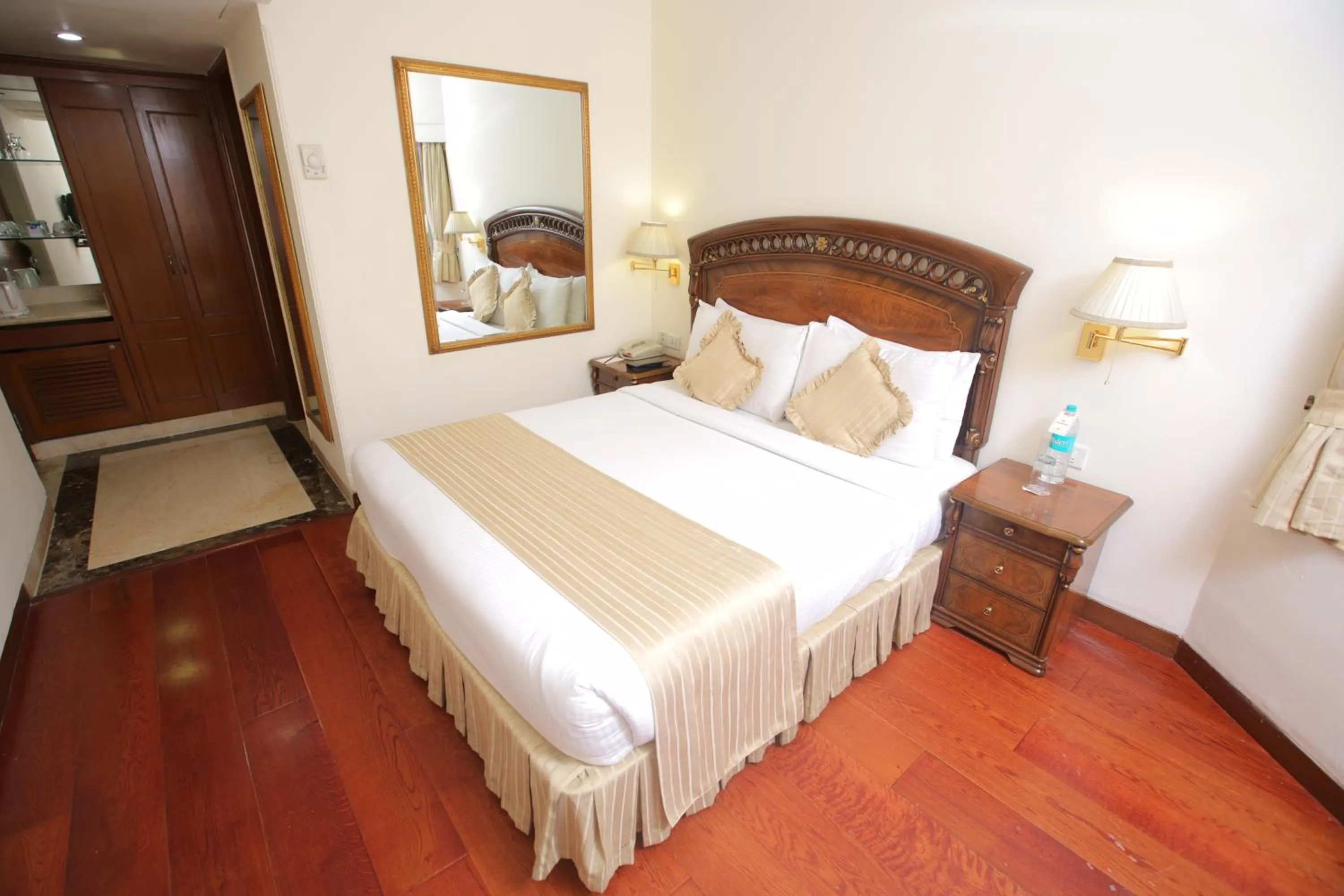 Bed in Hotel The Royal Plaza