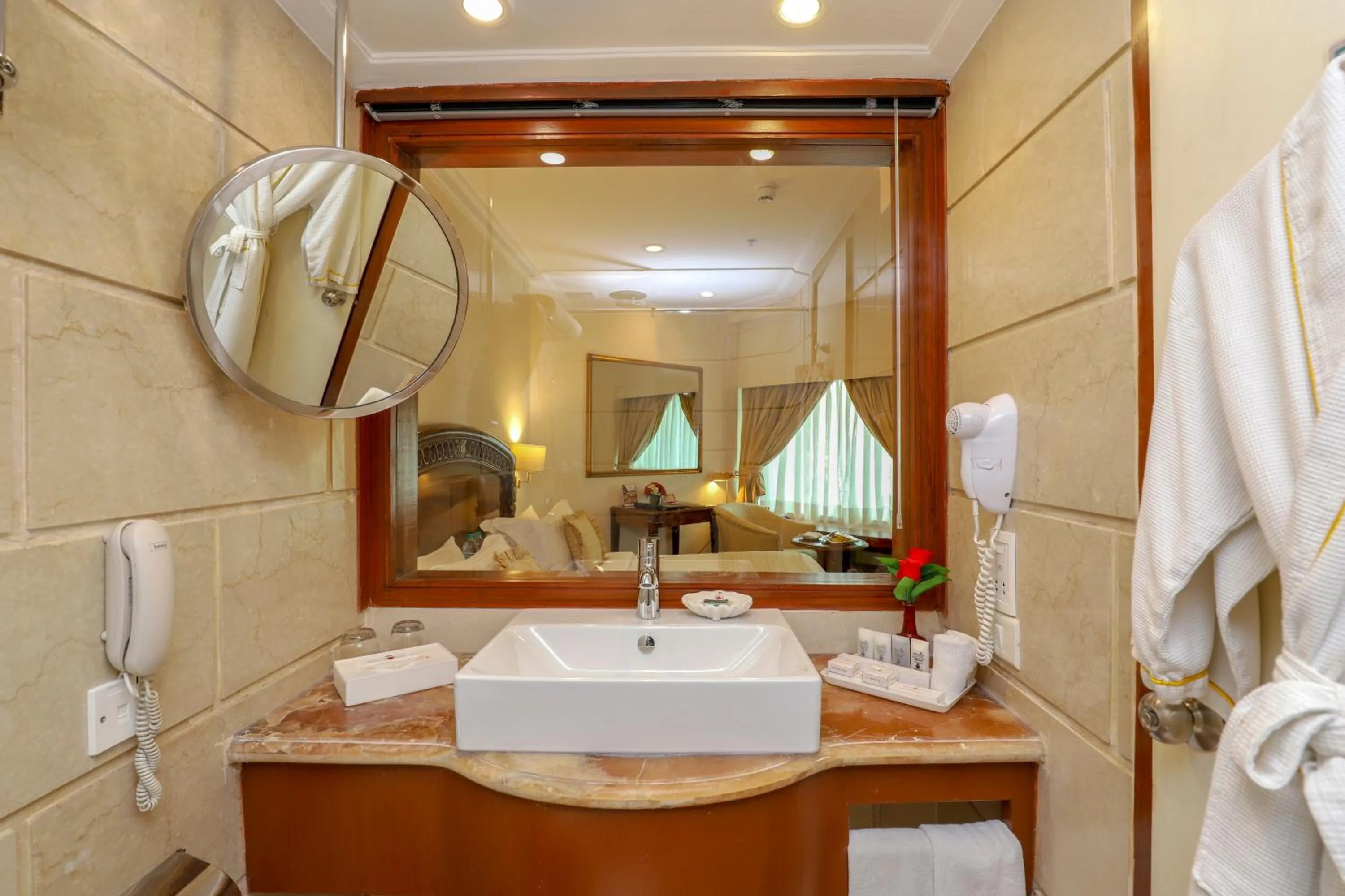 Bathroom in Hotel The Royal Plaza