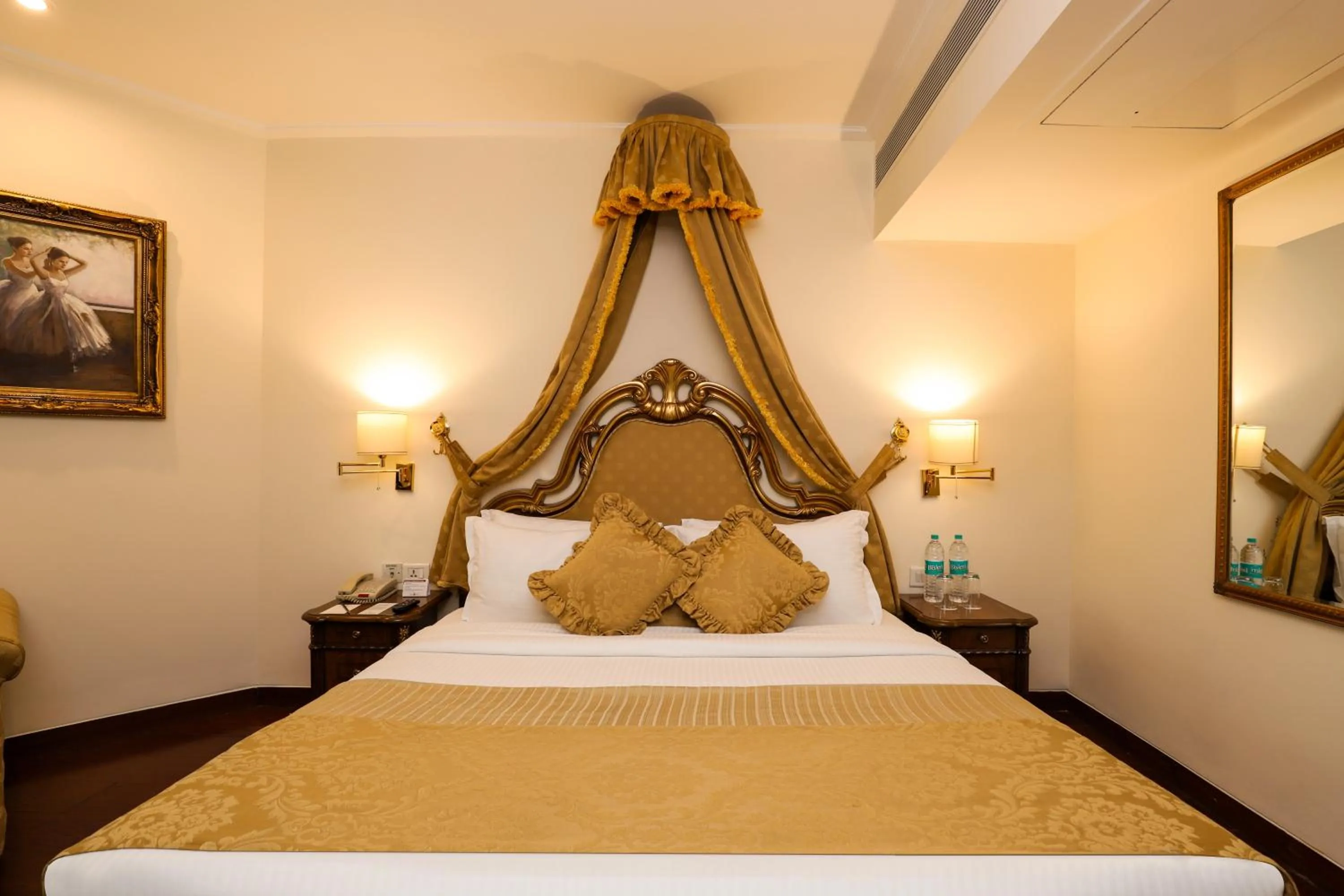 Bed in Hotel The Royal Plaza