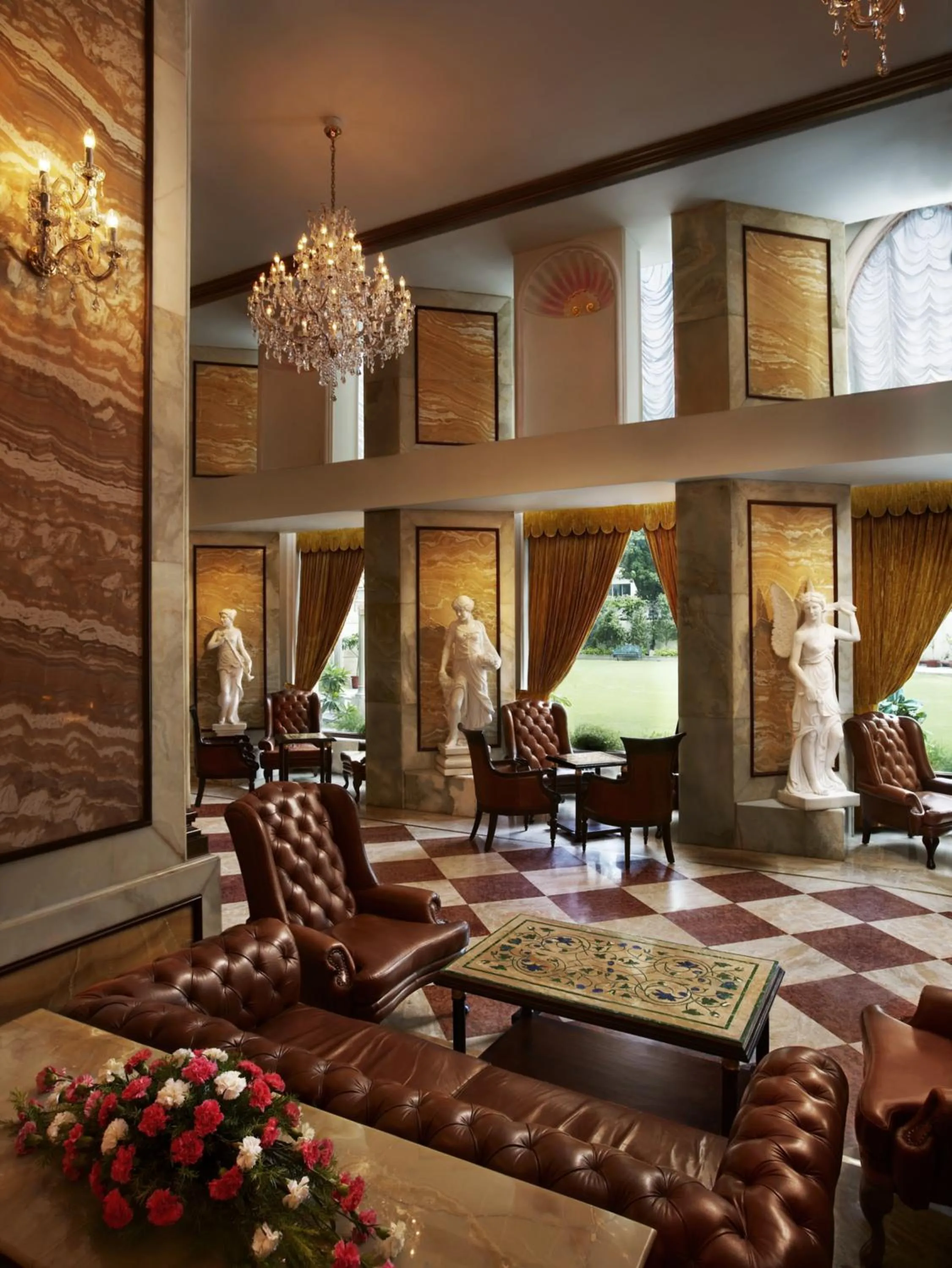 Lounge or bar in Hotel The Royal Plaza