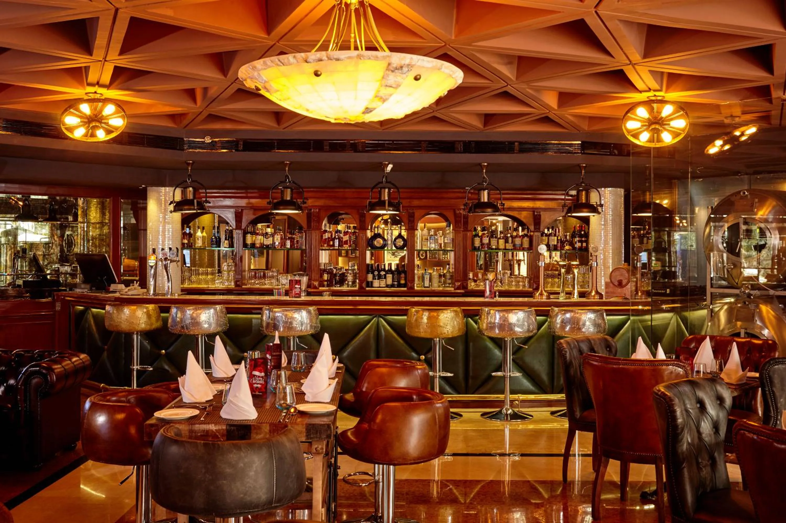 Lounge or bar in Hotel The Royal Plaza