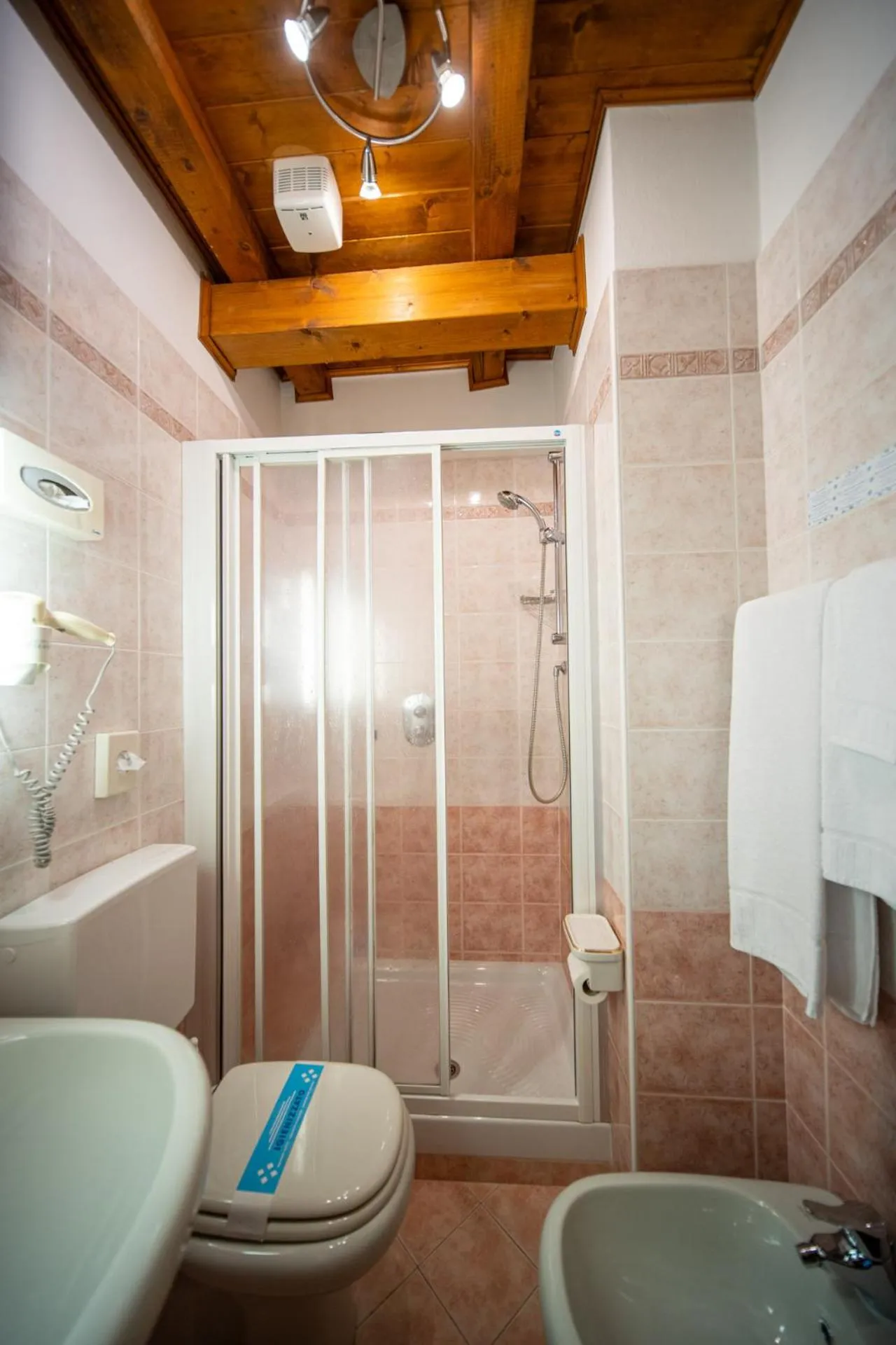 Bathroom in Hotel il Cardo