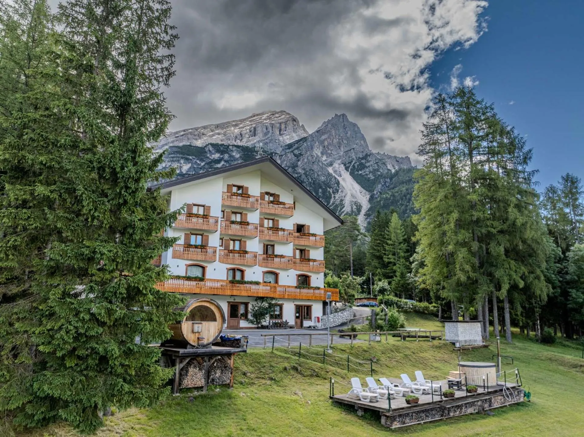 Property building in Hotel il Cardo