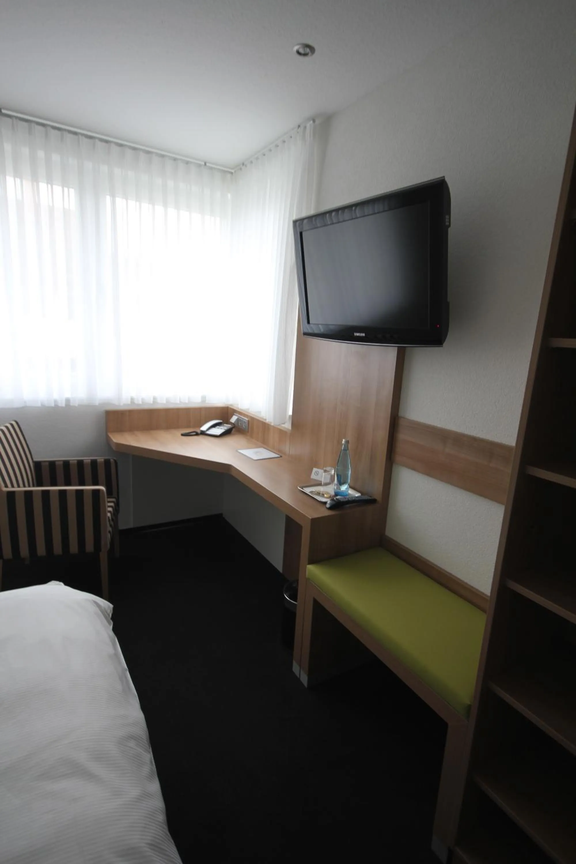 Seating area, Bed in Hotel Go2Bed Weil am Rhein - Basel