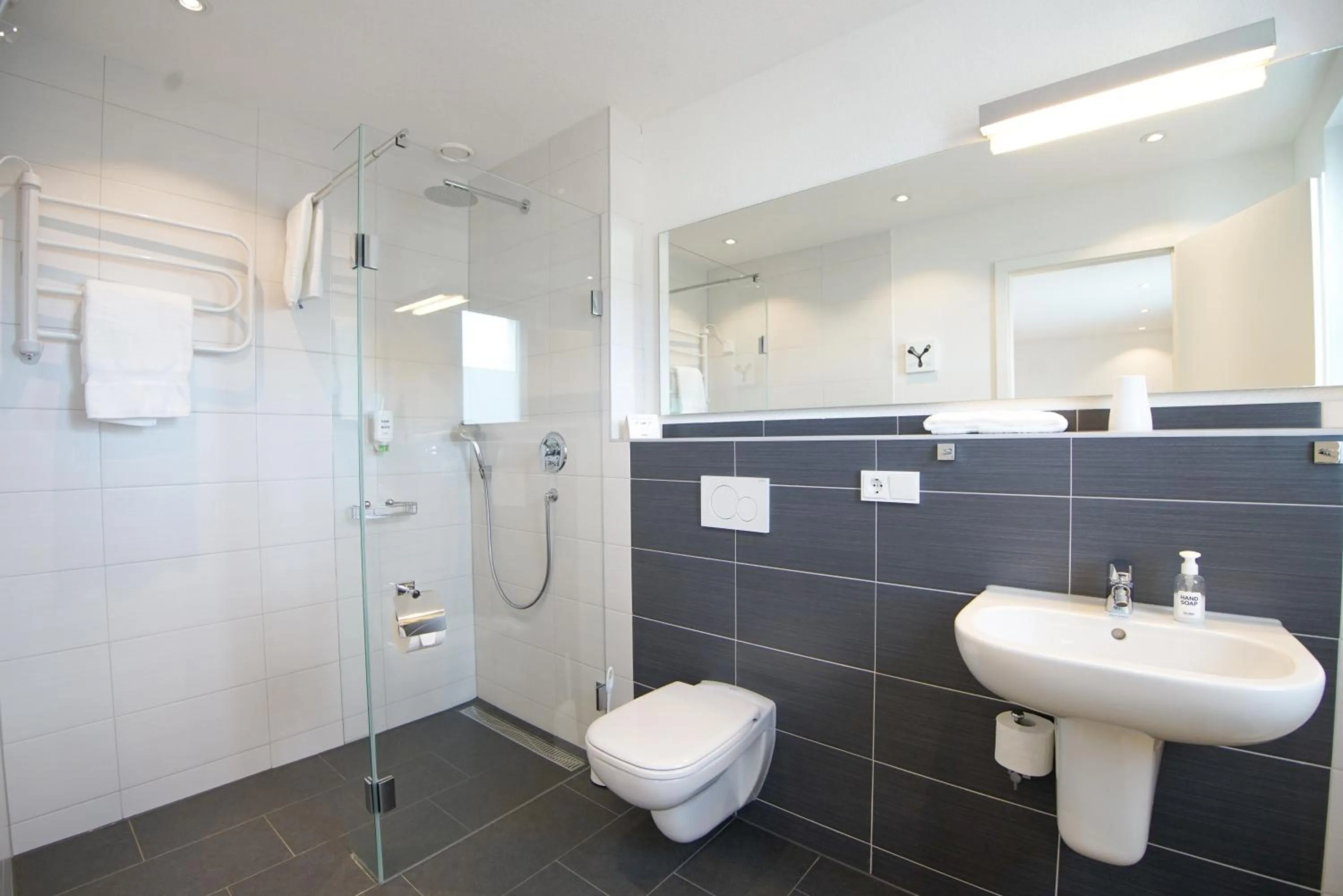 Bathroom in Hotel Go2Bed Weil am Rhein - Basel