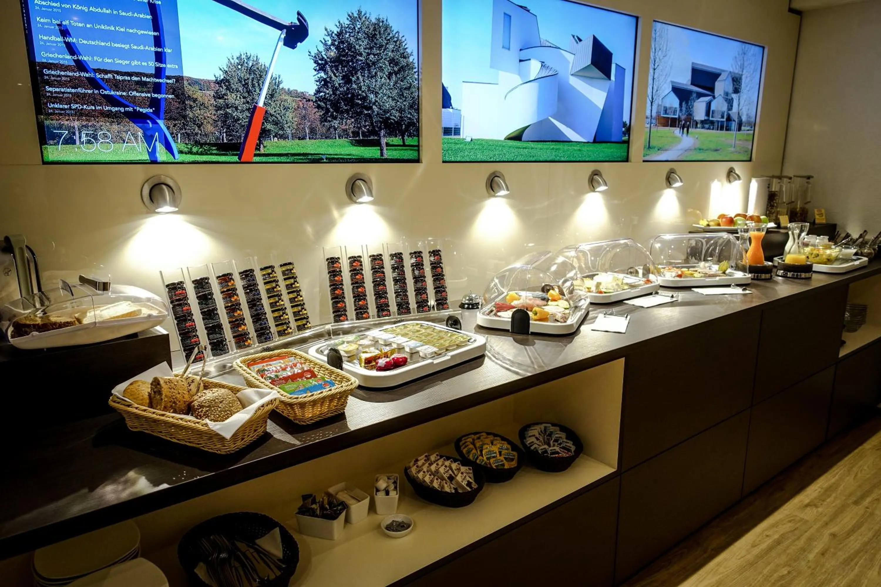 Buffet breakfast in Hotel Go2Bed Weil am Rhein - Basel