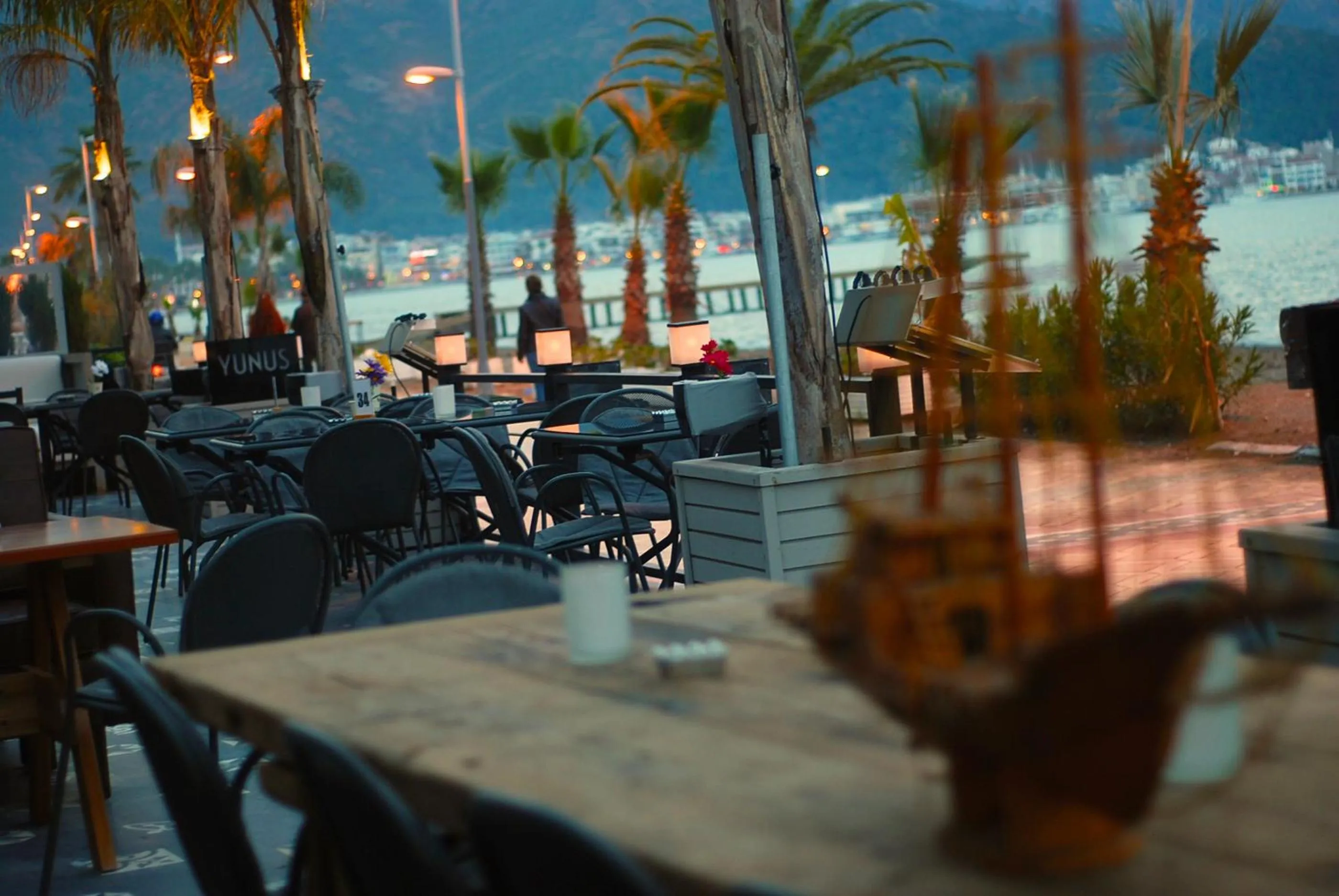 Restaurant/places to eat in Yunus Hotel