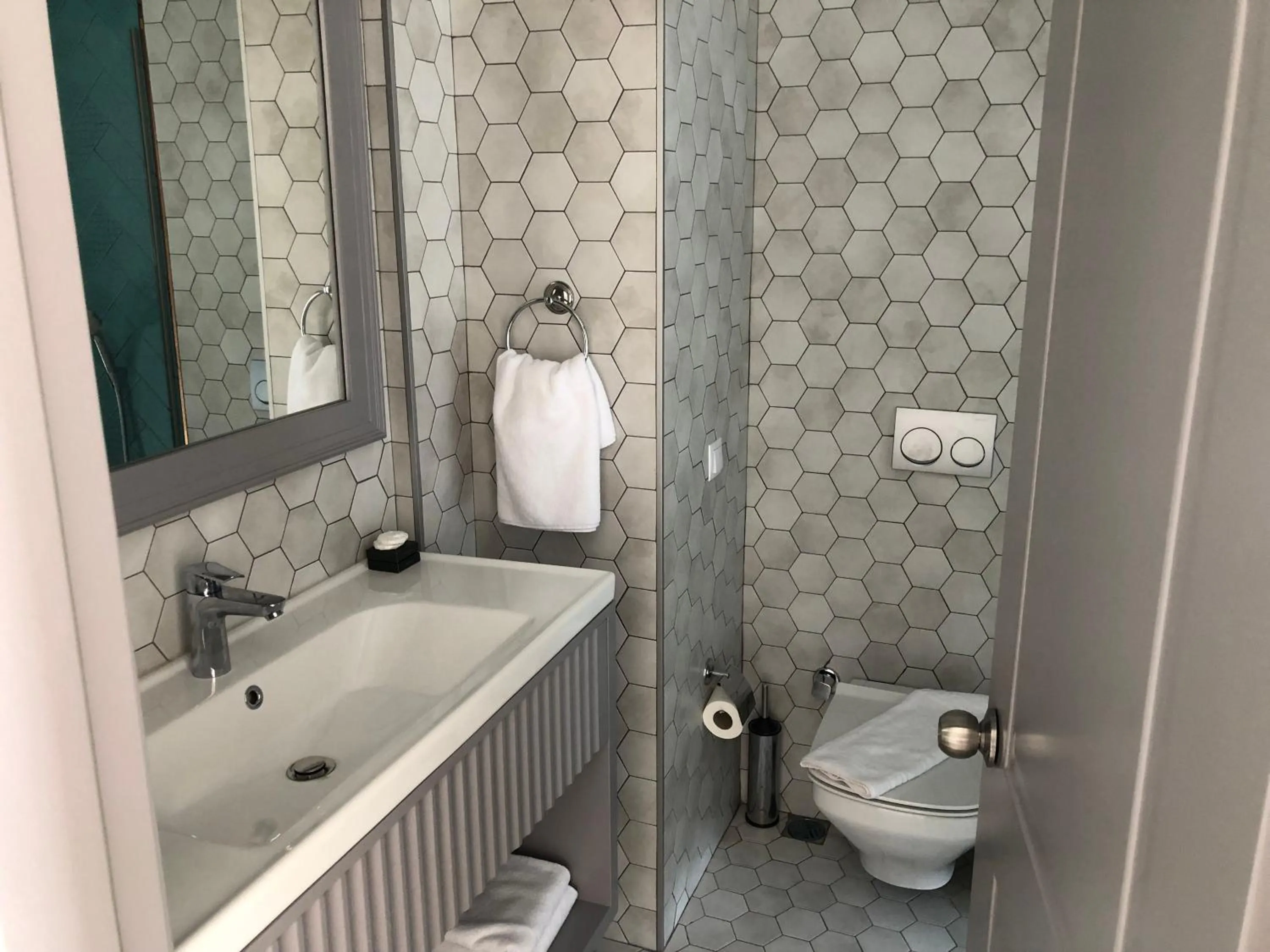 Bathroom in Yunus Hotel