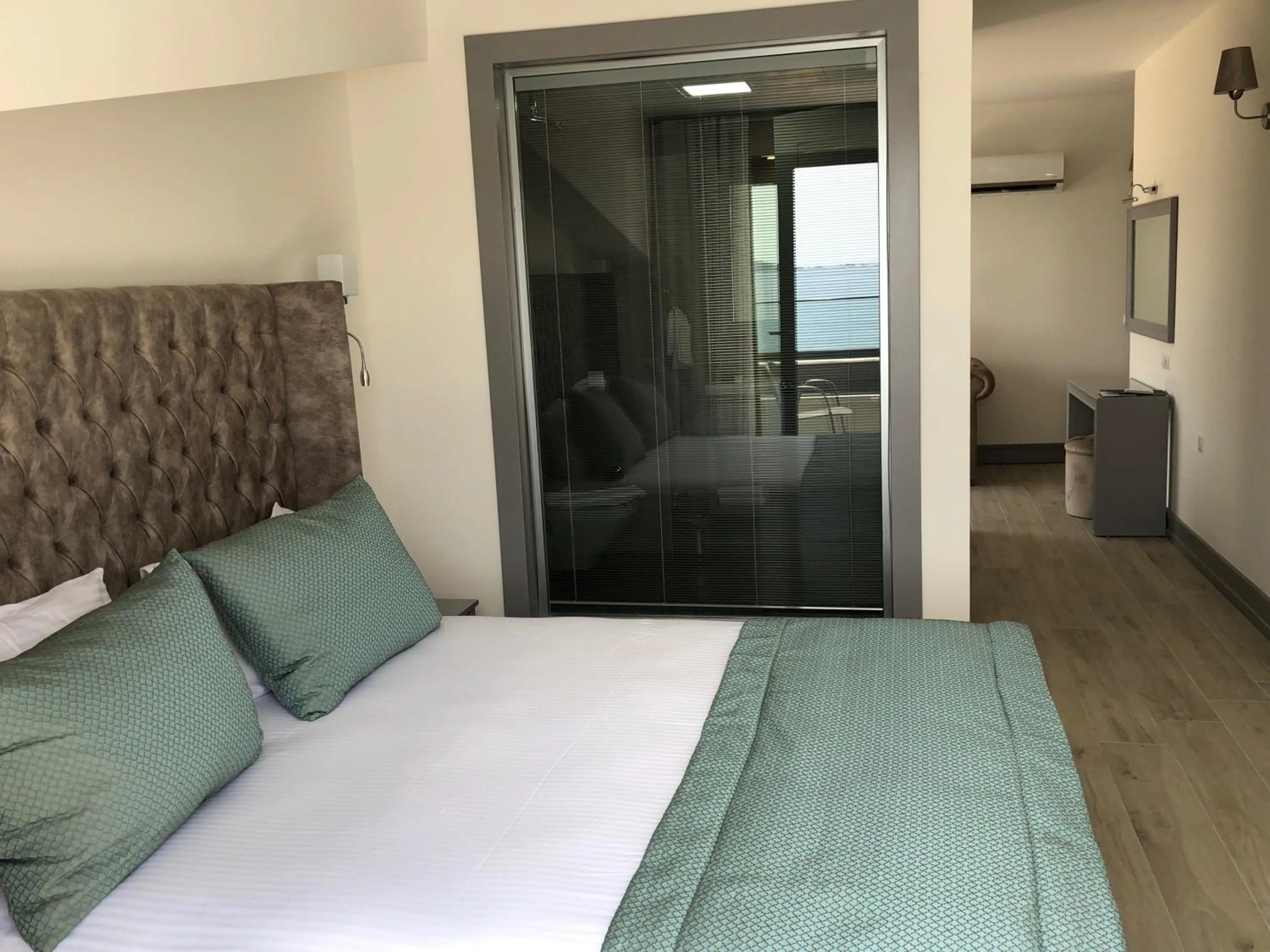 Photo of the whole room in Yunus Hotel