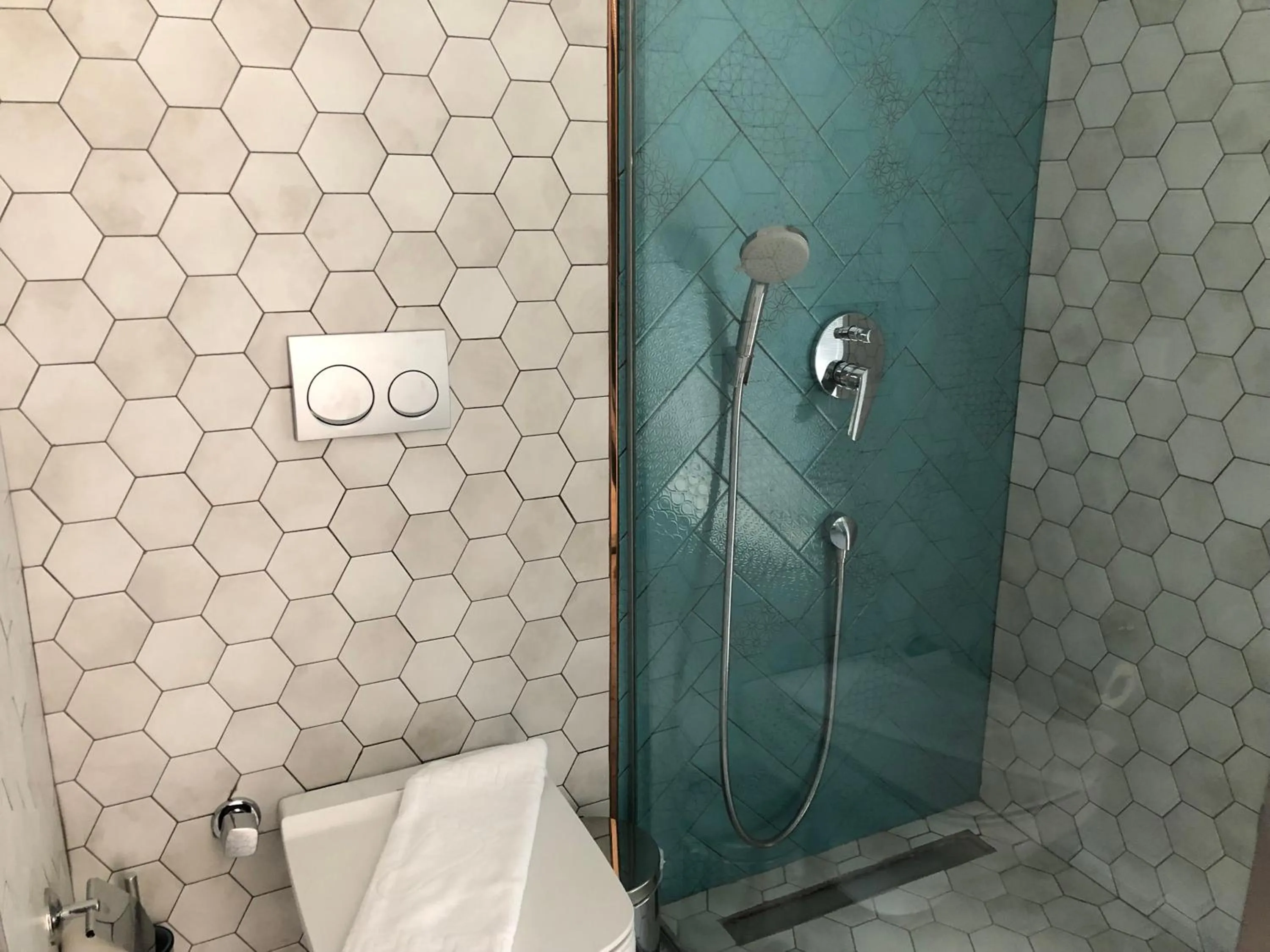 Bathroom in Yunus Hotel