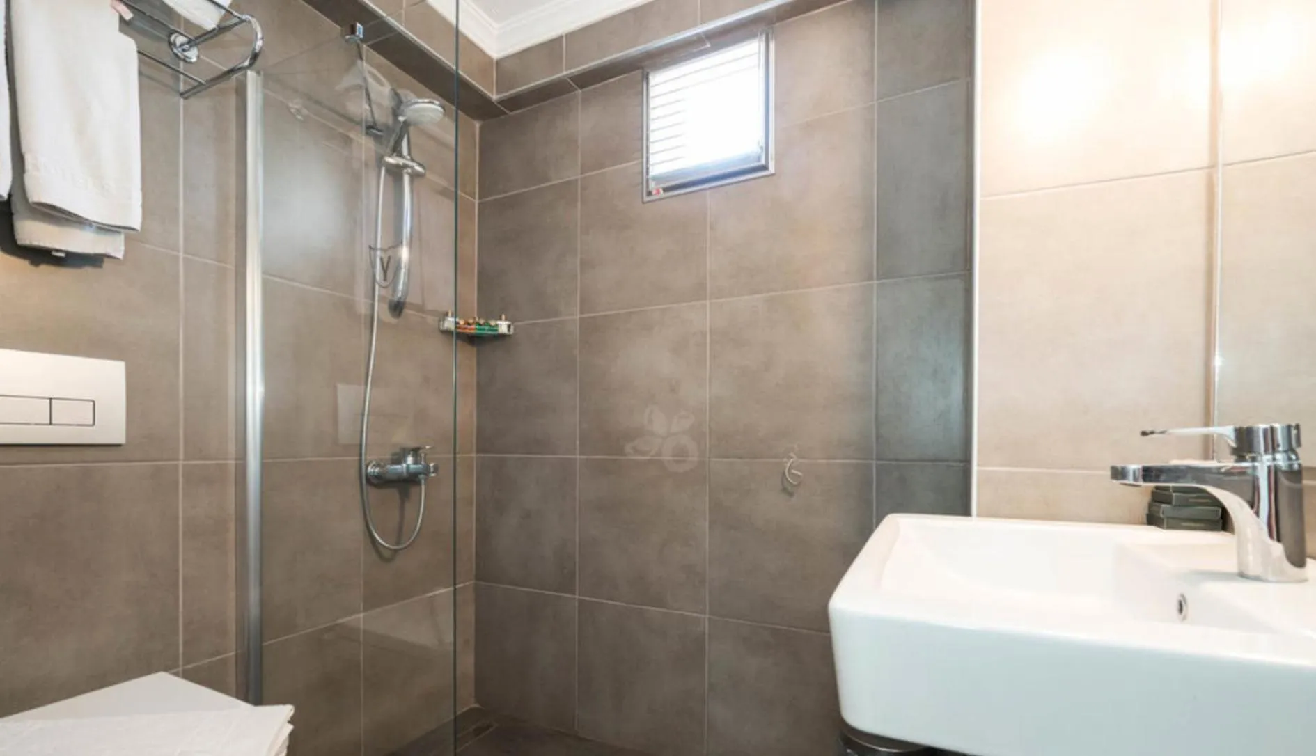 Bathroom in Yunus Hotel