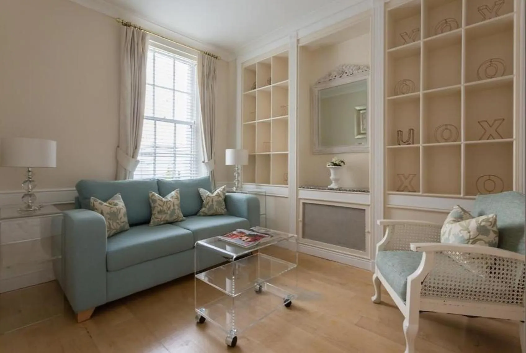 Living room in Central London Luxury 3BR Flat Elegant Duplex Gem