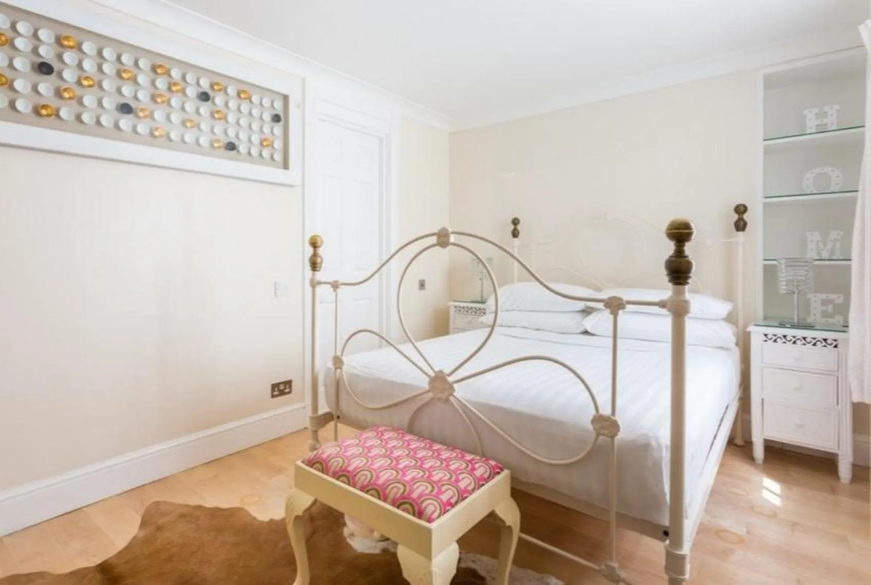 Bedroom, Bed in Central London Luxury 3BR Flat Elegant Duplex Gem