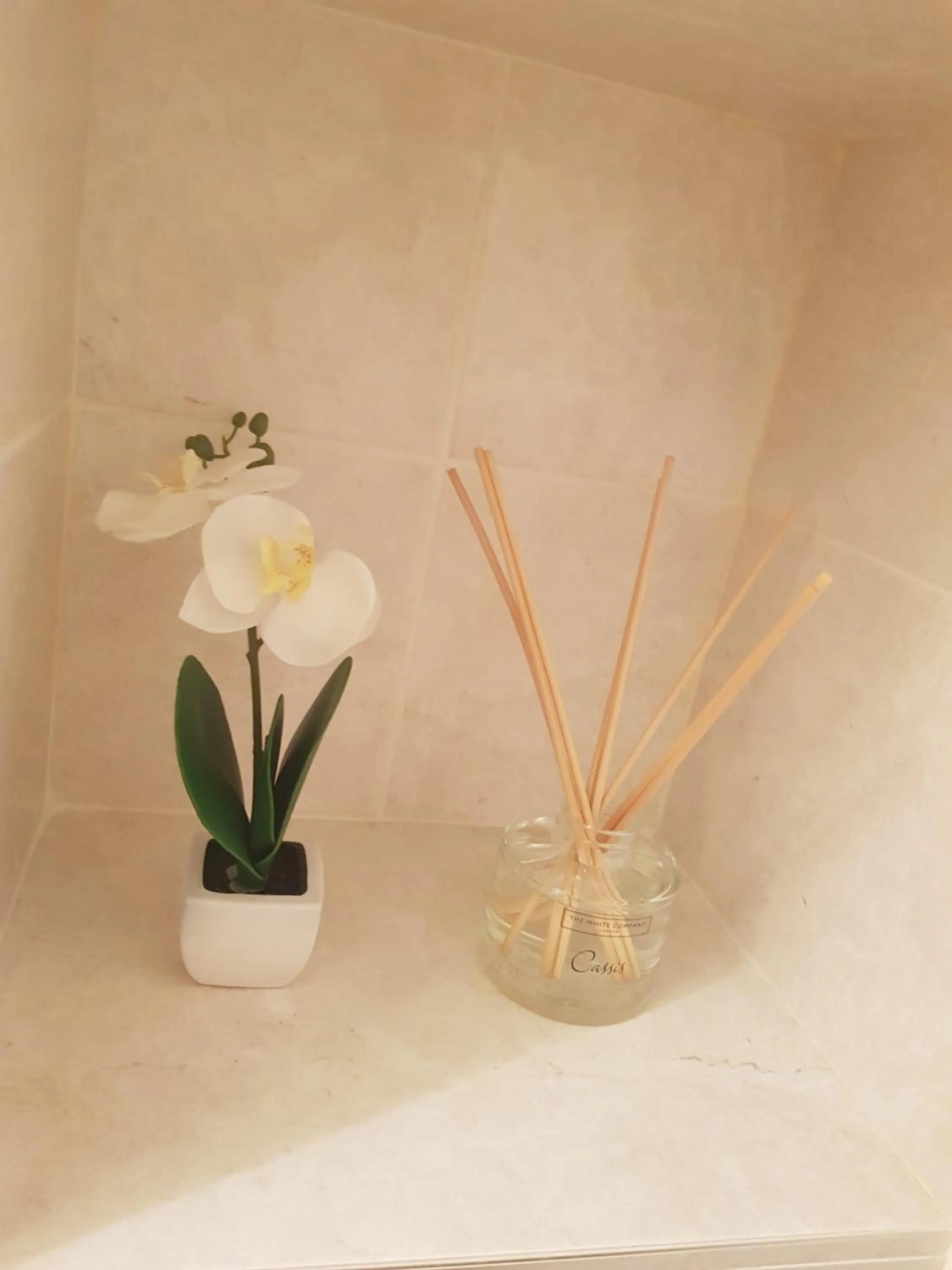 Bathroom in Central London Luxury 3BR Flat Elegant Duplex Gem