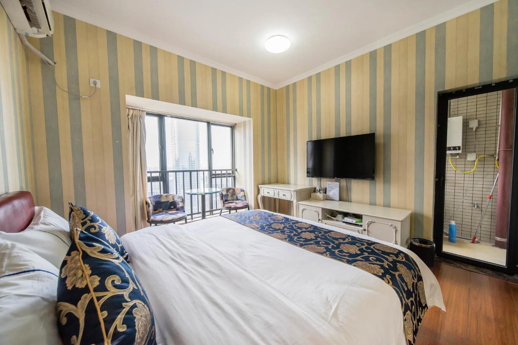 TV and multimedia, Bed in Xing Yu Legend Service Apartment Canton Fair Branch