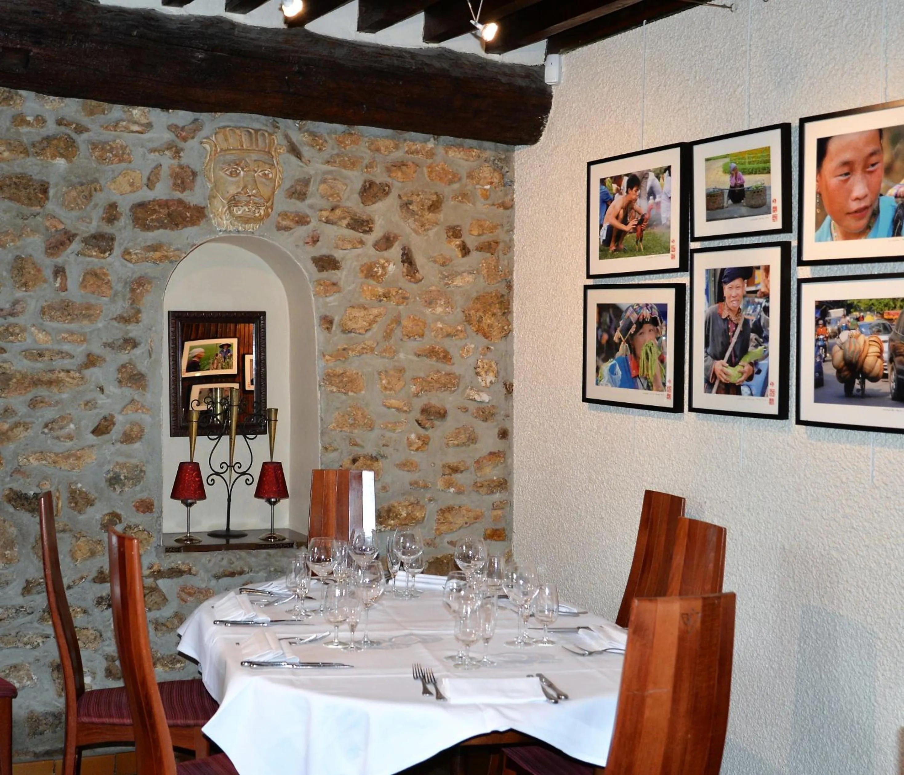 Restaurant/places to eat in Petit loft de charme proche VERSAILLES SACLAY 30 mn PARIS jardin terrasse parking securisé