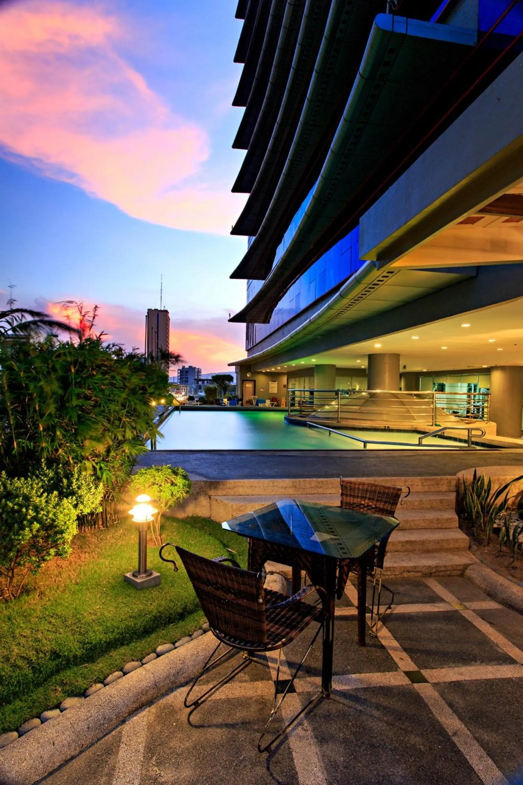 Lounge or bar in Cebu Parklane International Hotel