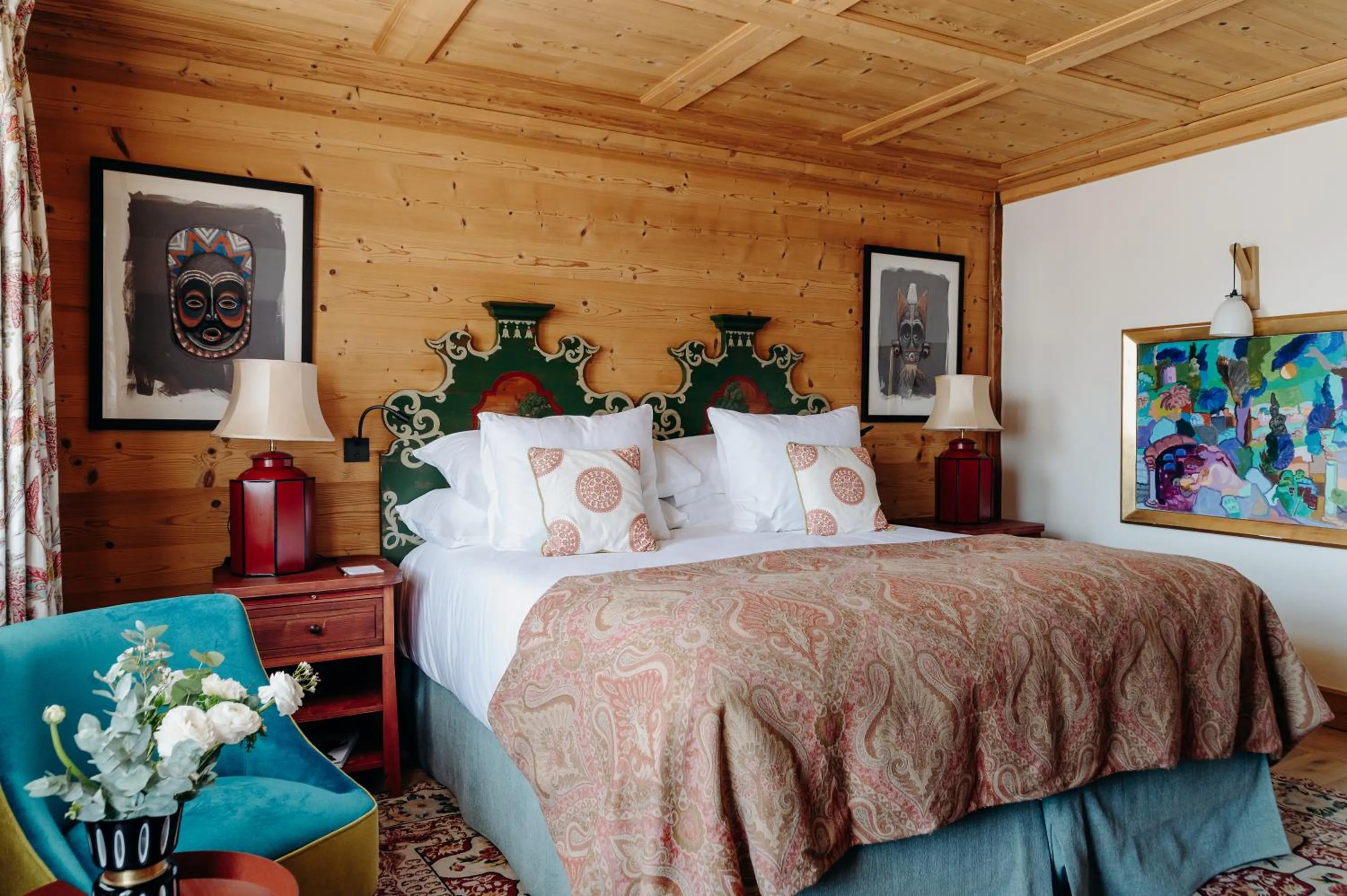 Bedroom, Bed in Les Chalets du Mont d'Arbois & Spa, Megève