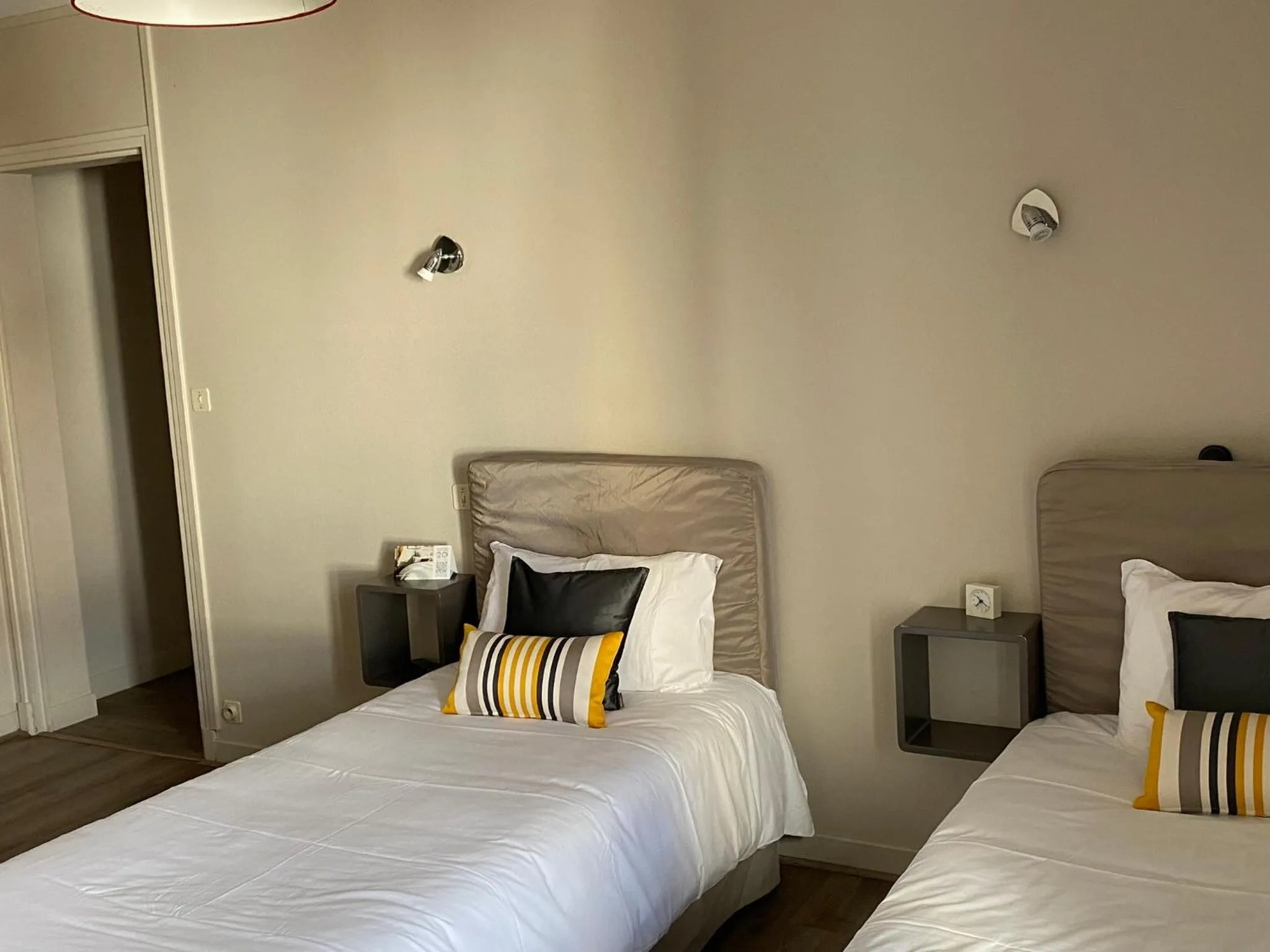 Bedroom in Hôtel Juantorena