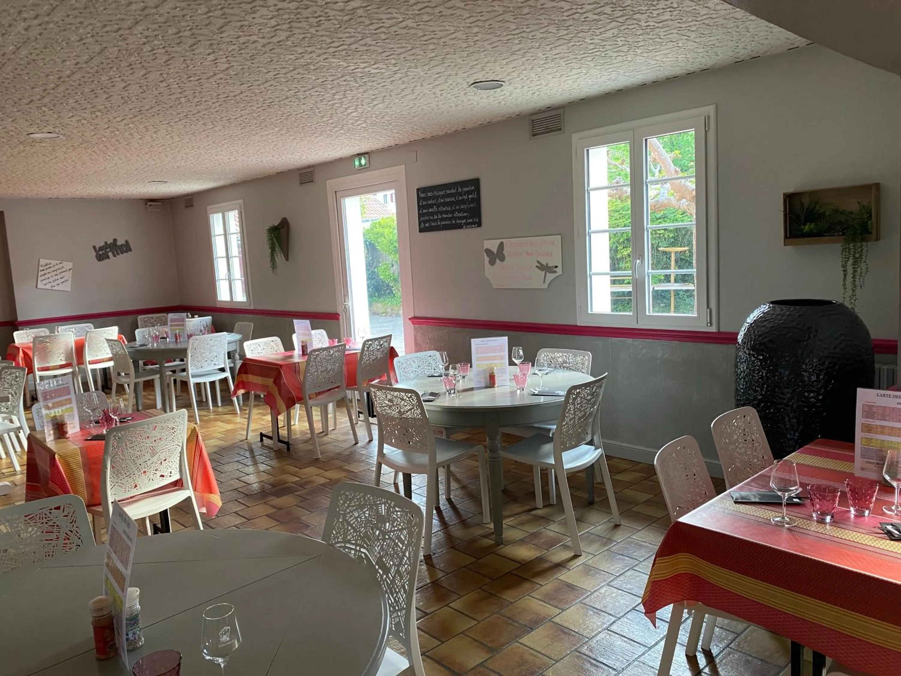 Meals in Hôtel Juantorena