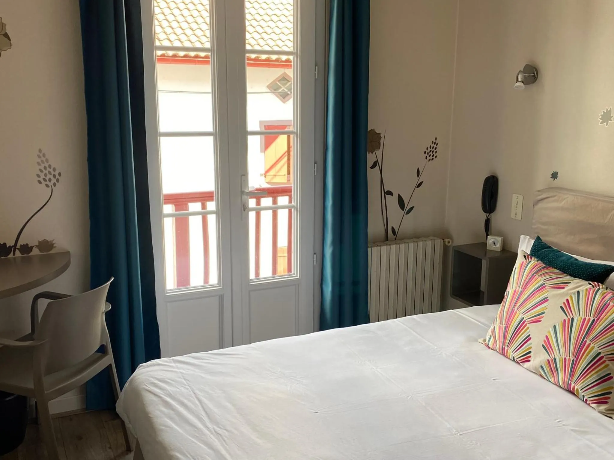 Bedroom in Hôtel Juantorena