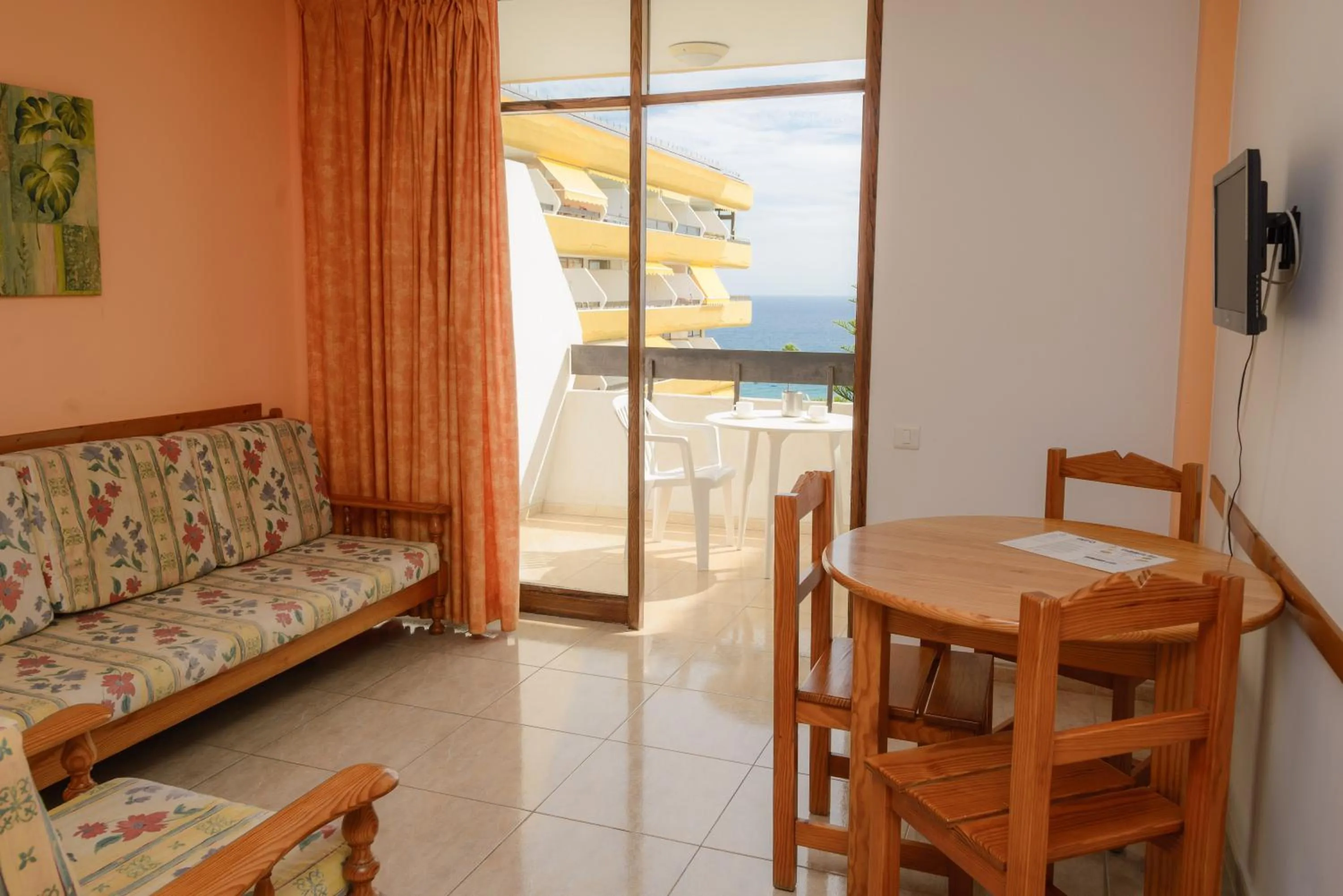 Day in Apartamentos Las Arenas