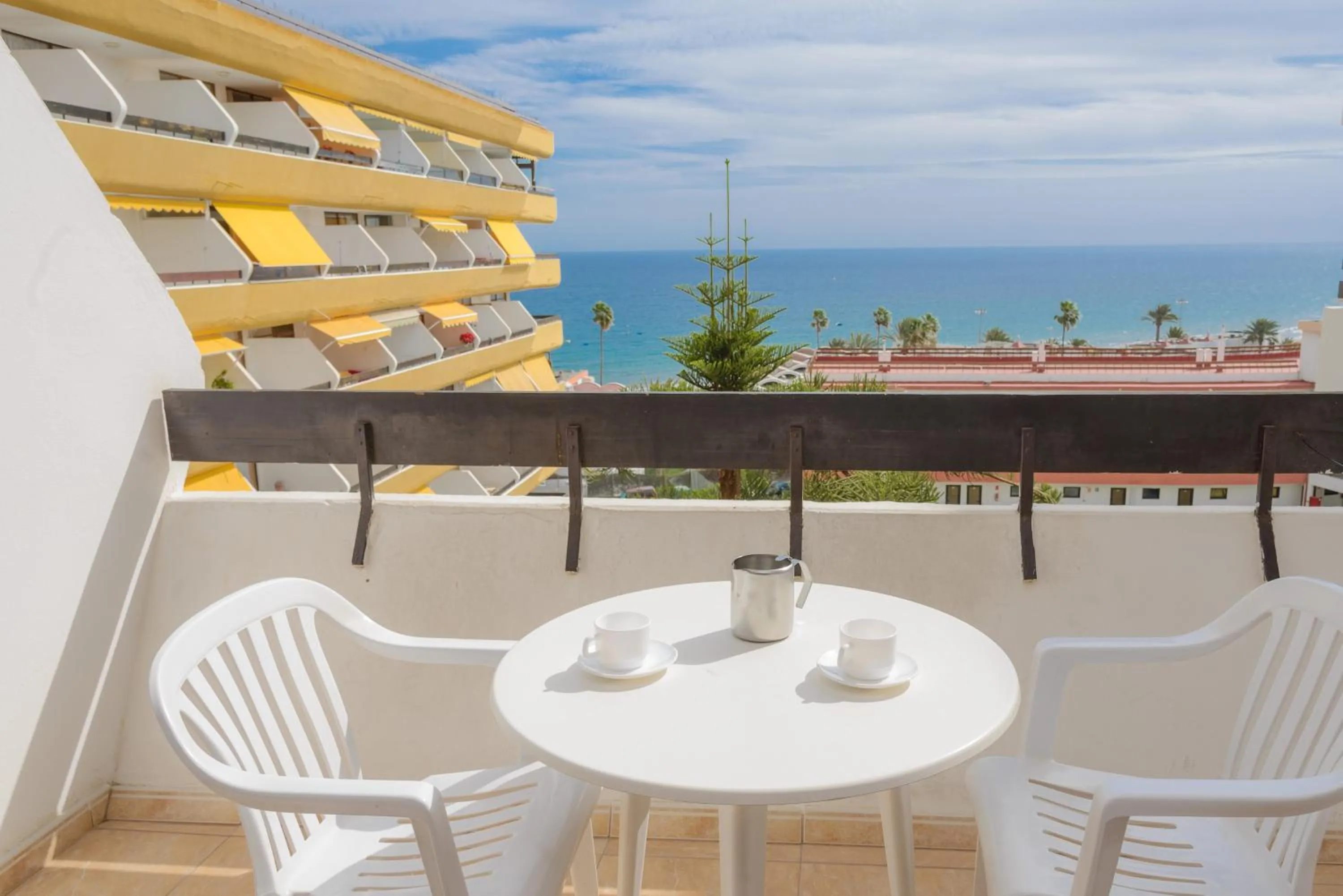 Day in Apartamentos Las Arenas