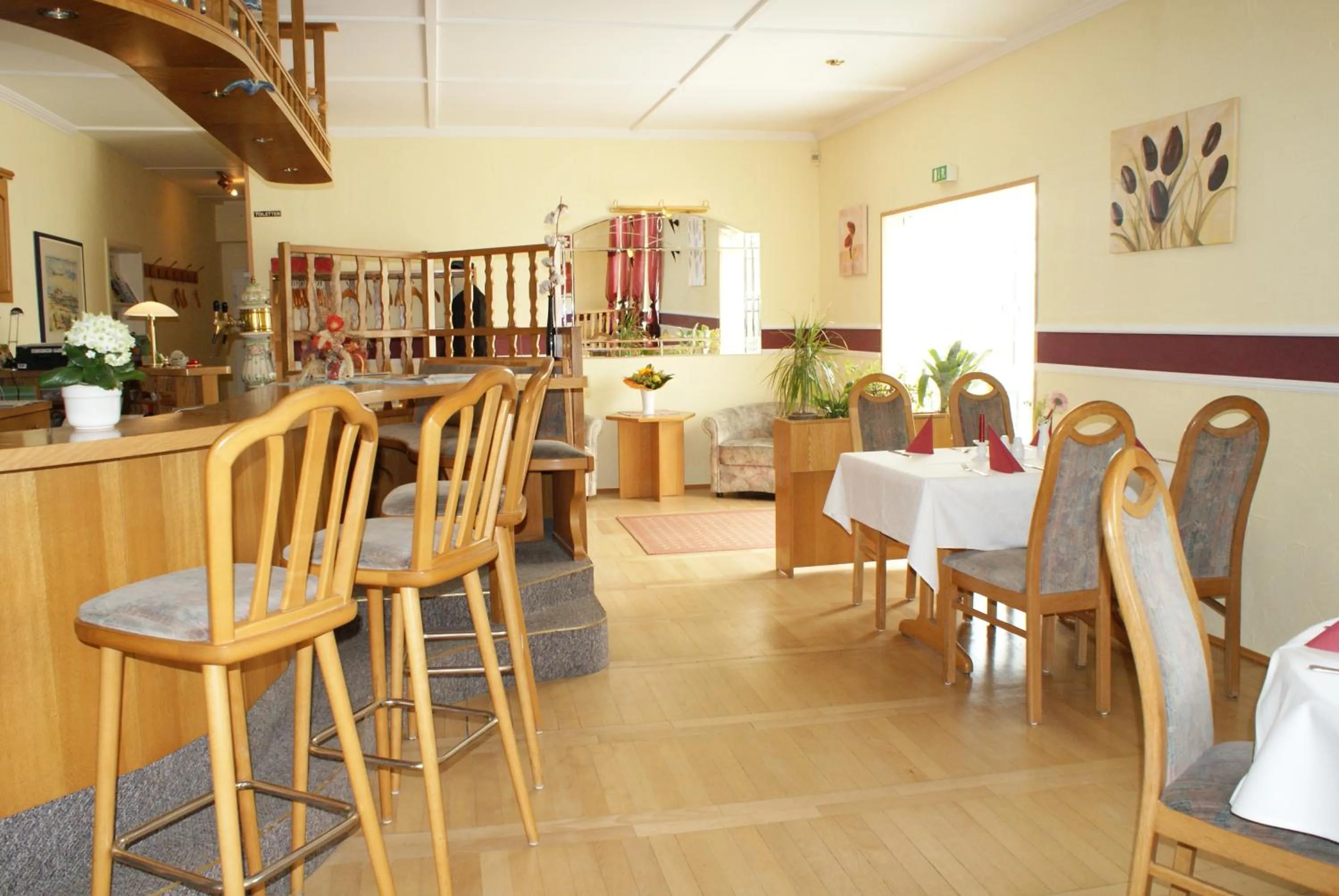 Restaurant/places to eat in Kastanienhof Hotel garni