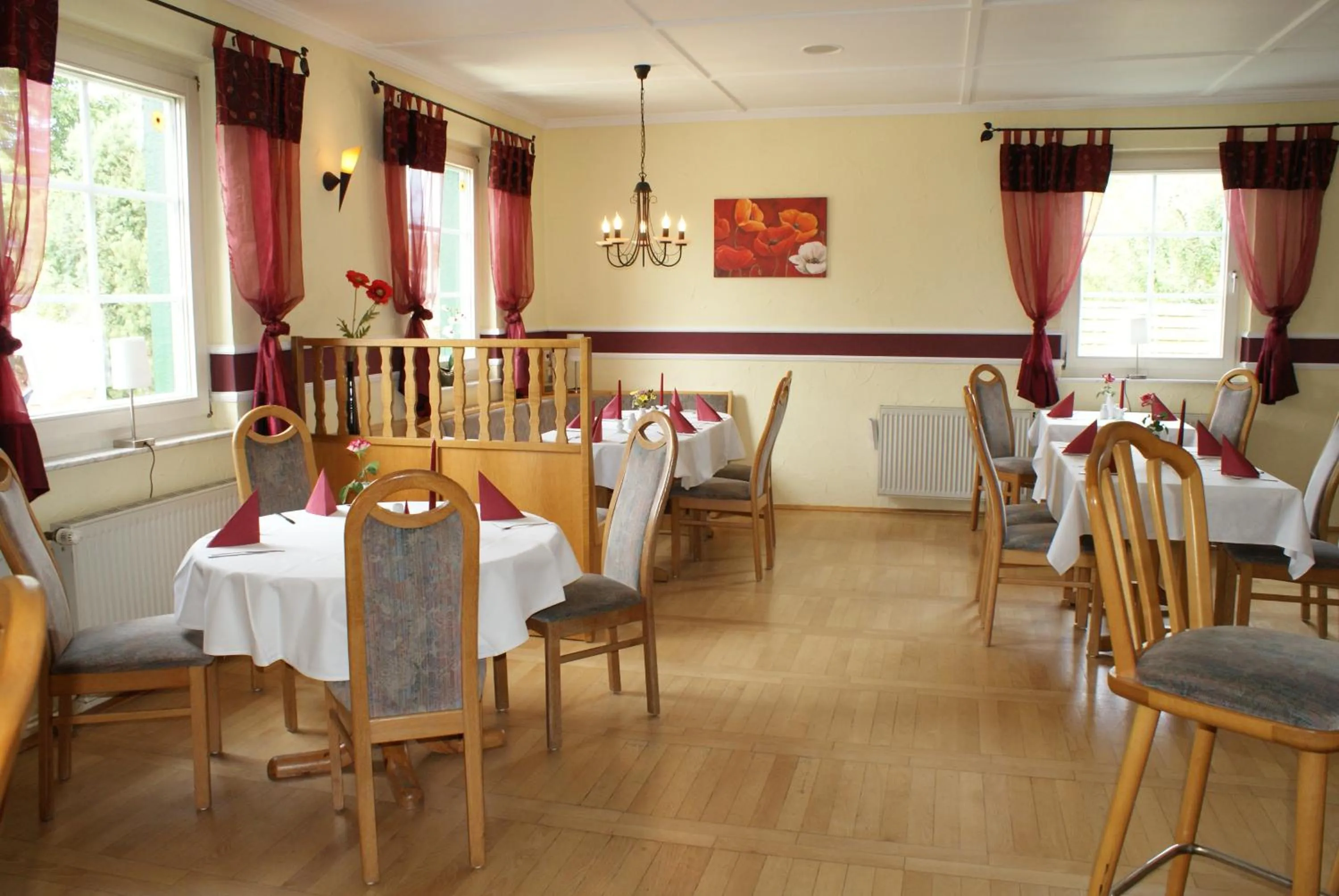 Restaurant/places to eat in Kastanienhof Hotel garni