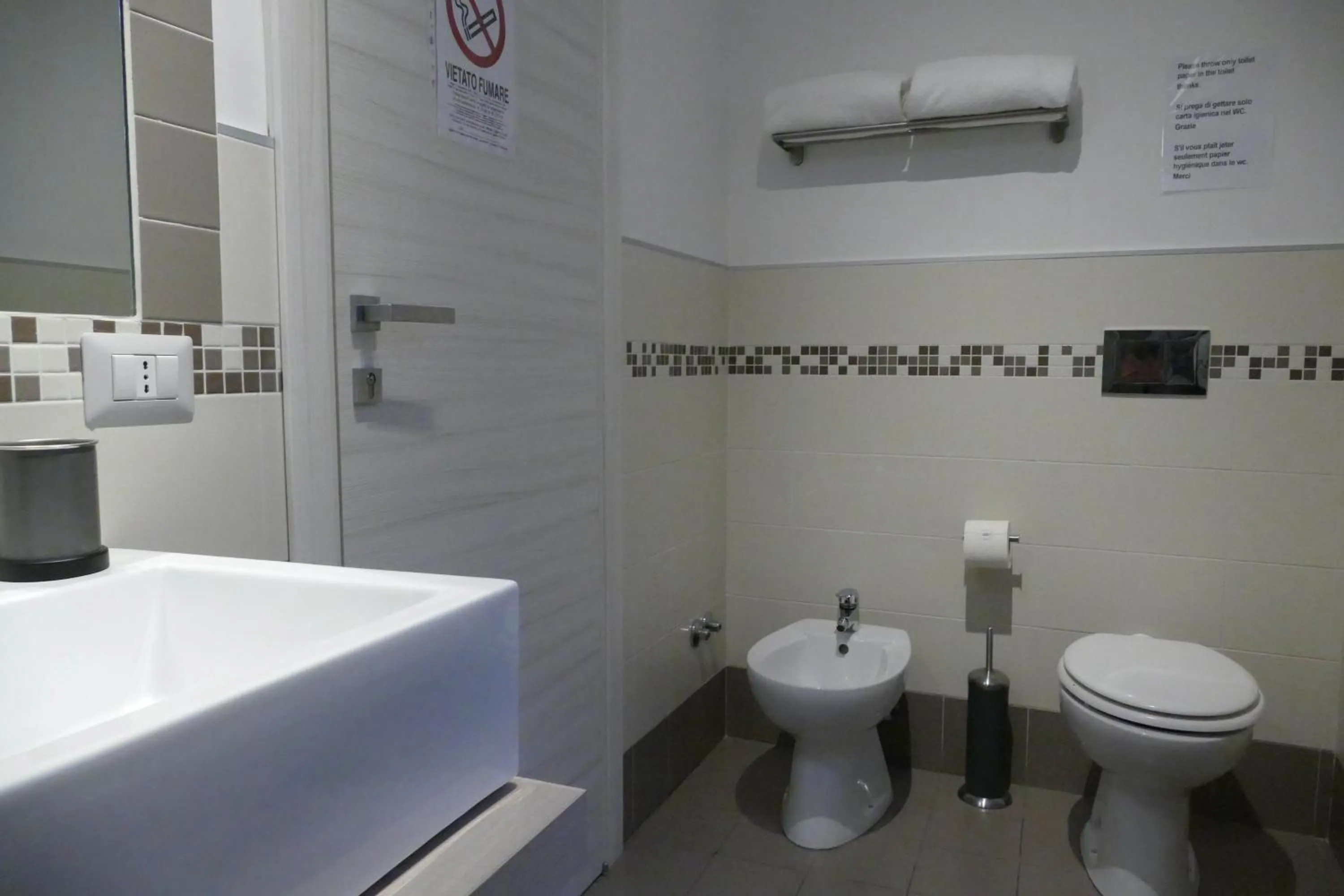 Bathroom in Gialel Pisa