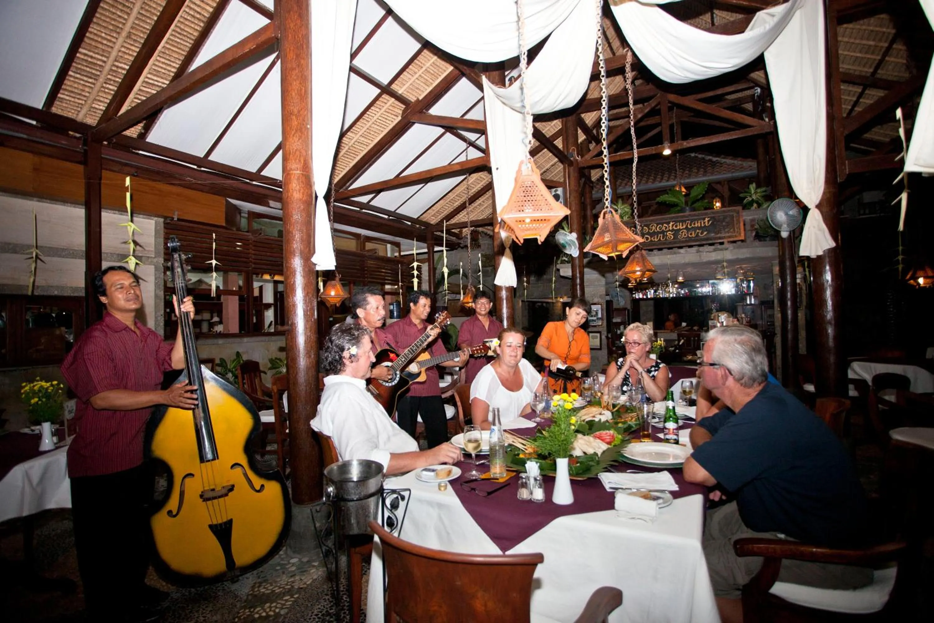 Restaurant/places to eat in Tamukami Hotel