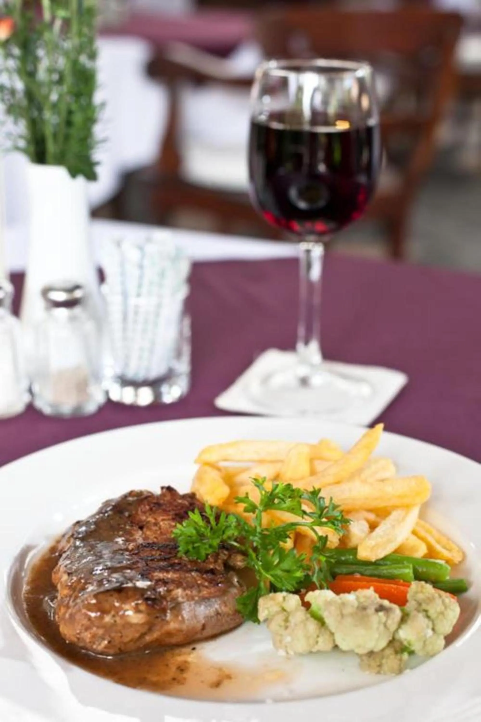 Restaurant/places to eat in Tamukami Hotel