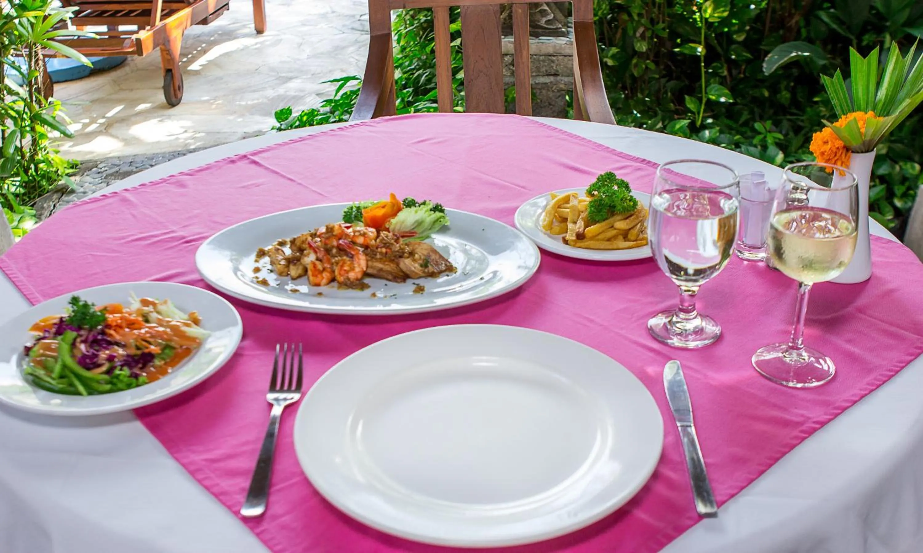 Restaurant/places to eat in Tamukami Hotel