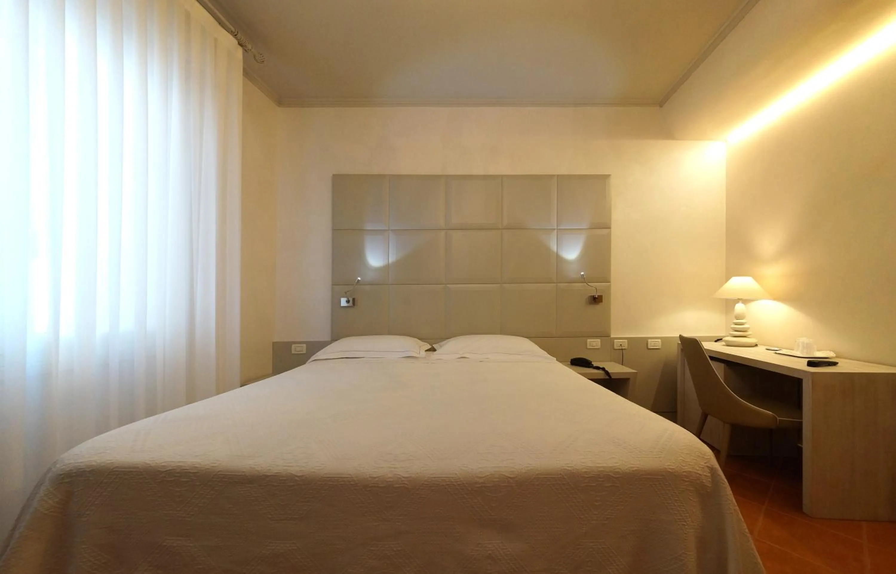 Photo of the whole room, Bed in Albergo Morandi